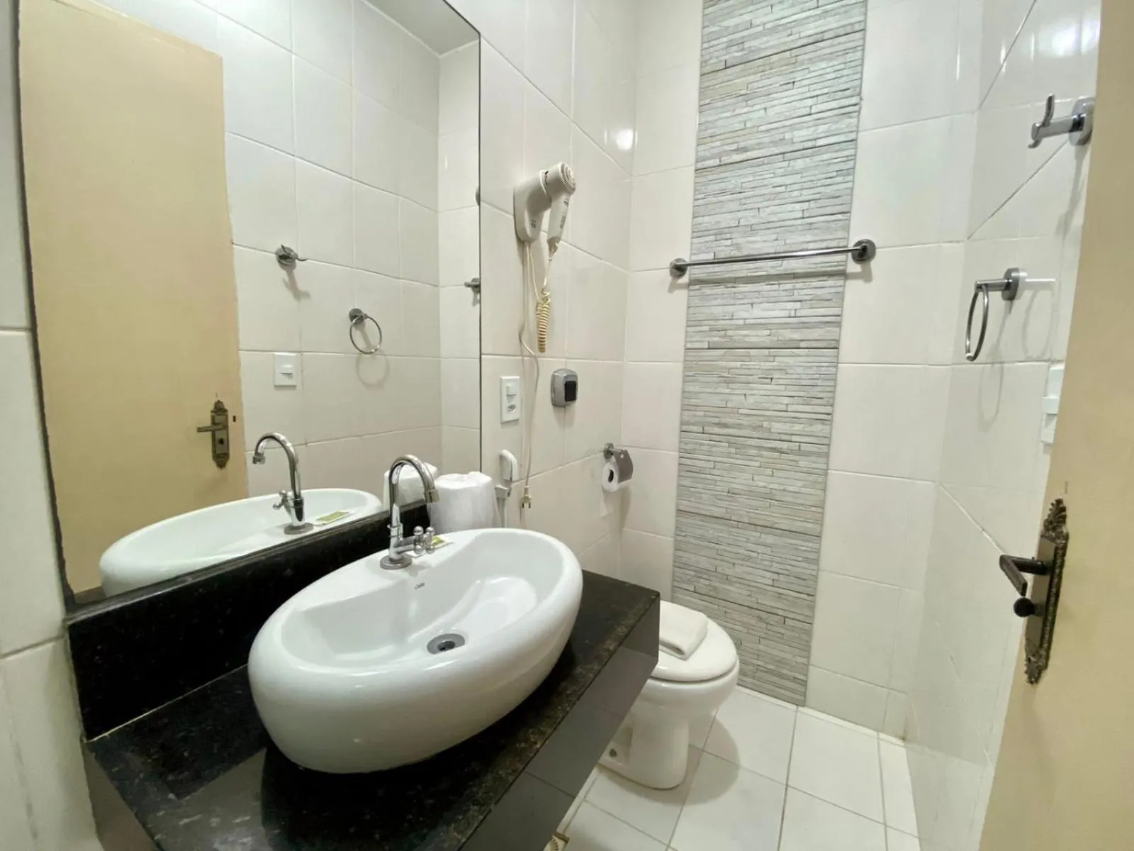 Bathroom in Porto Forte Pousada