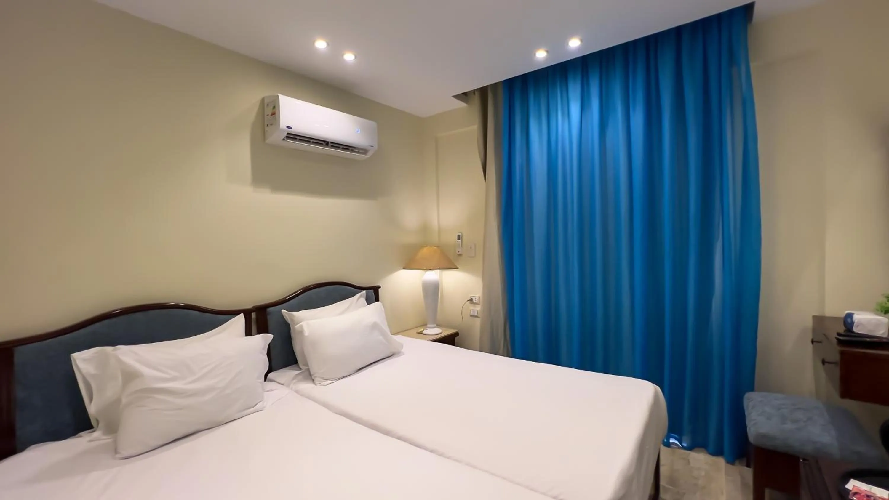 Bed in Giza Pyramids Inn