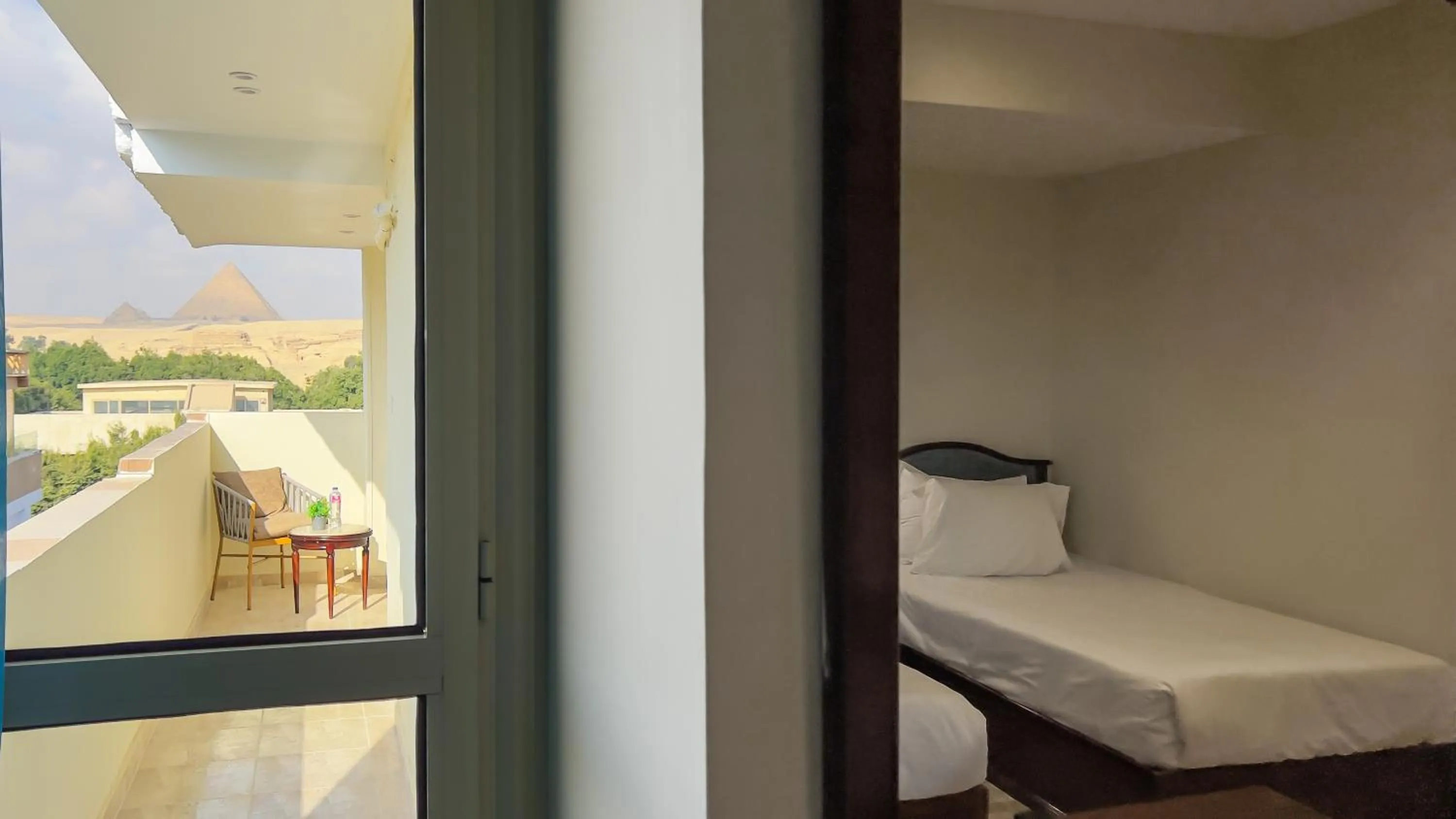 Bedroom in Giza Pyramids Inn