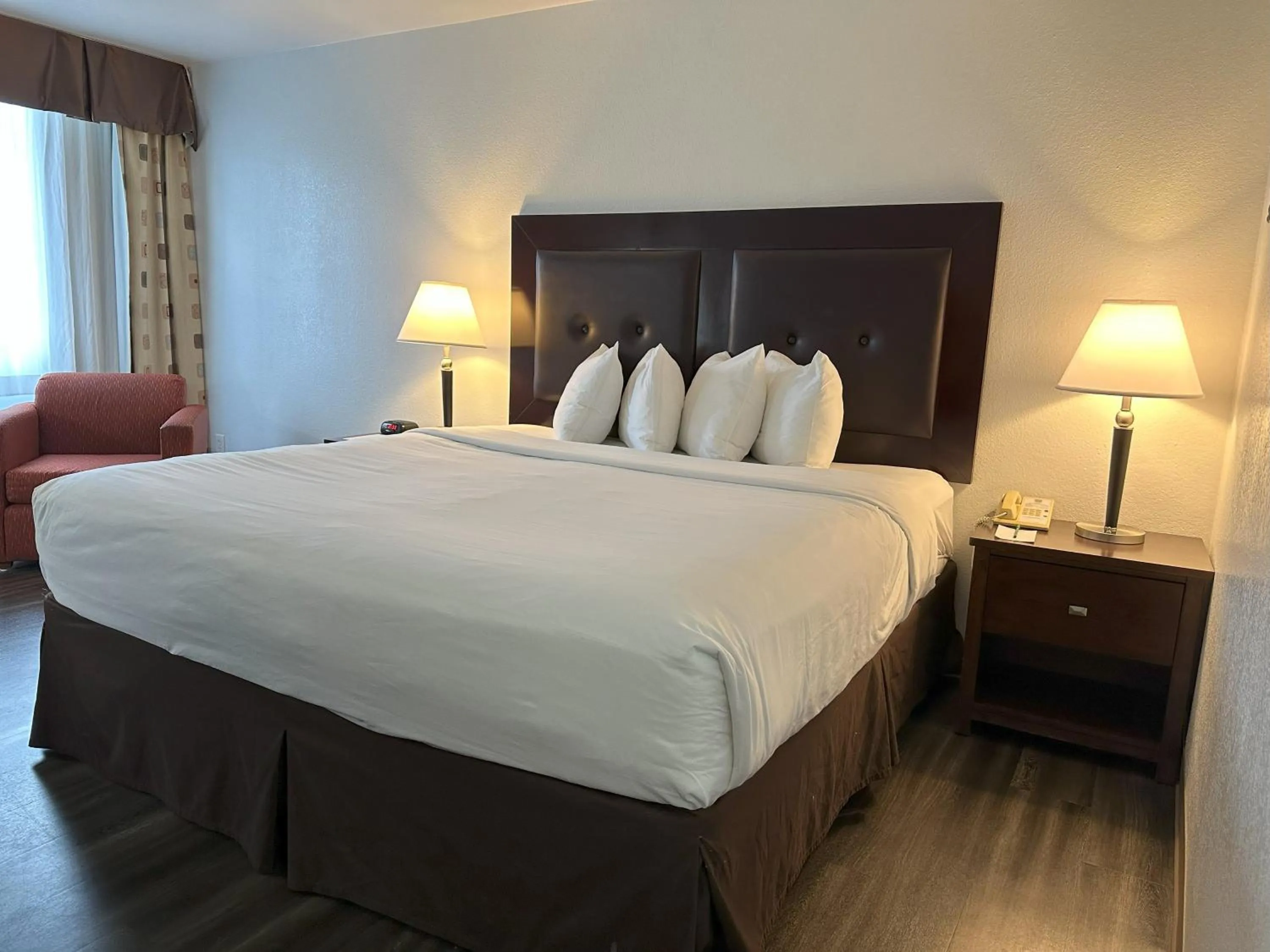 King Room - Non-Smoking in Quality Inn & Suites Everett