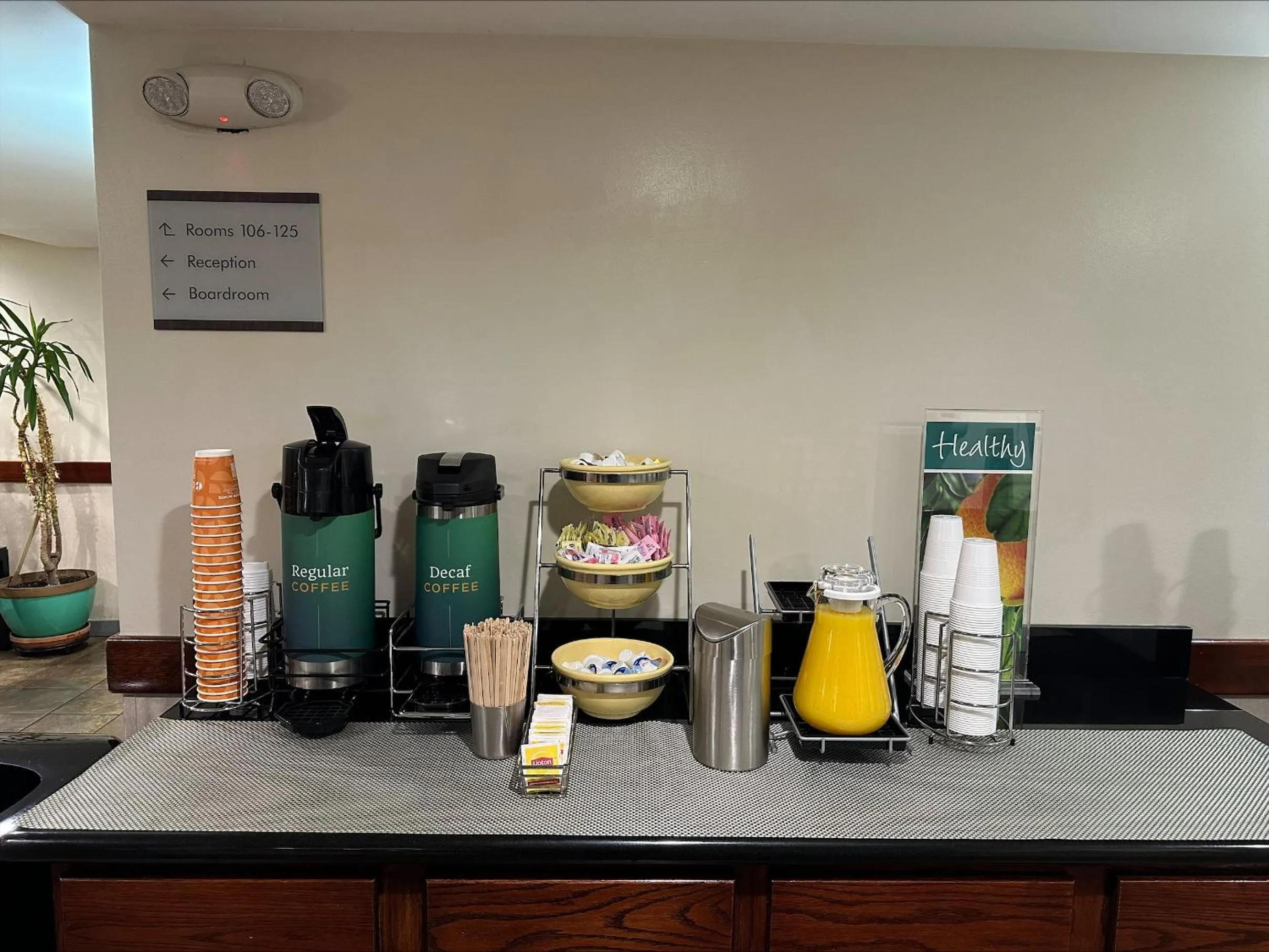 Coffee/tea facilities in Quality Inn & Suites Everett