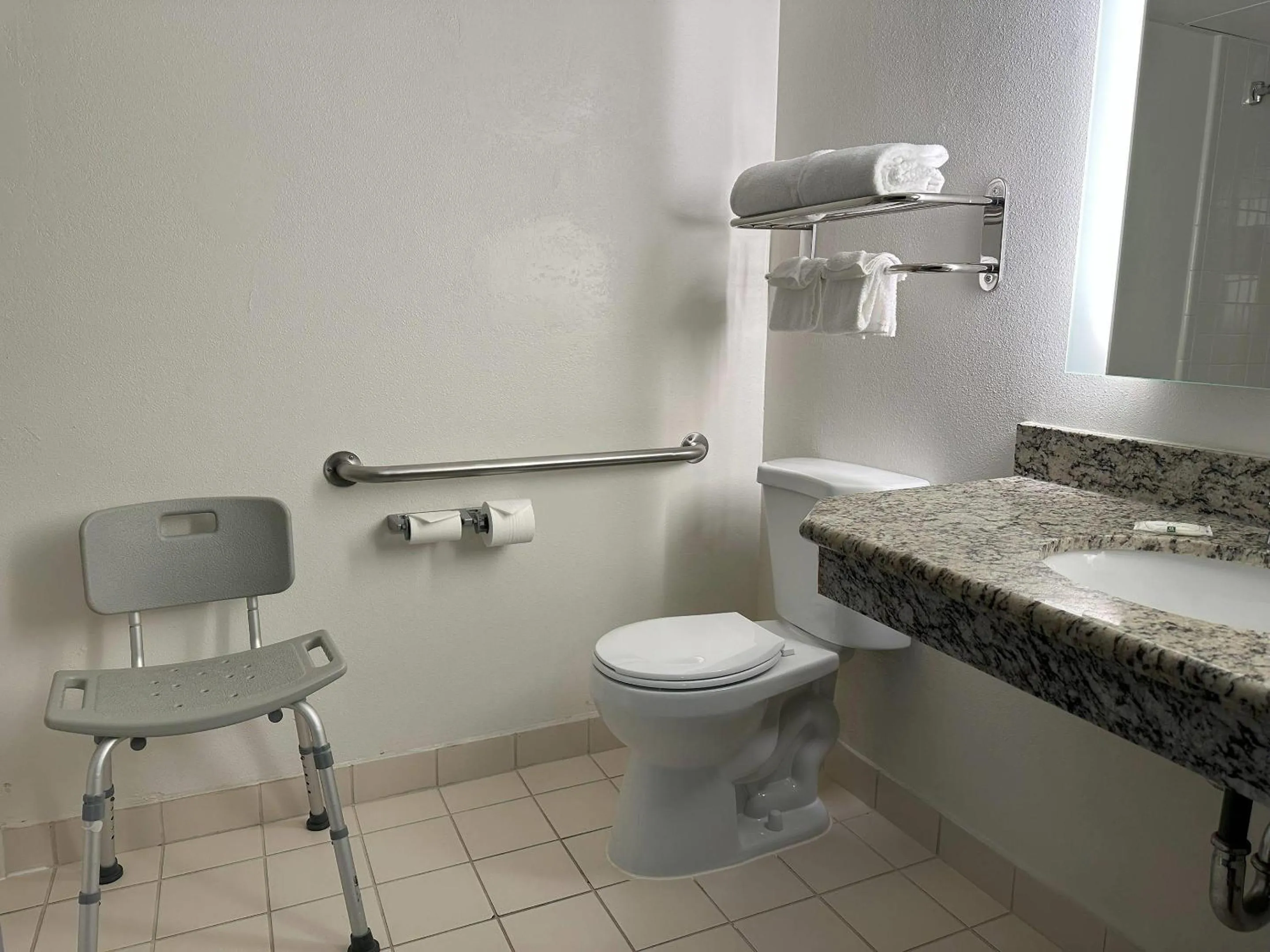 Bedroom in Quality Inn & Suites Everett