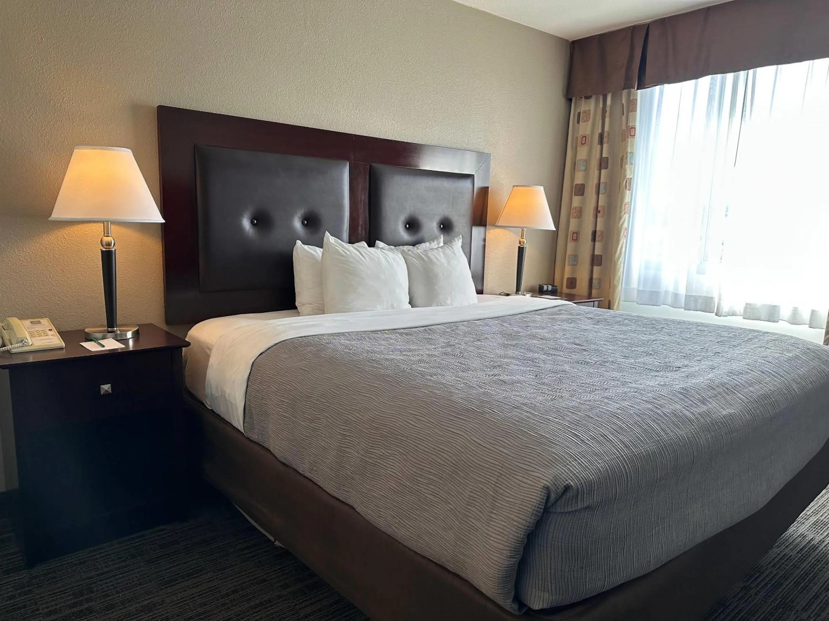 Bedroom, Bed in Quality Inn & Suites Everett