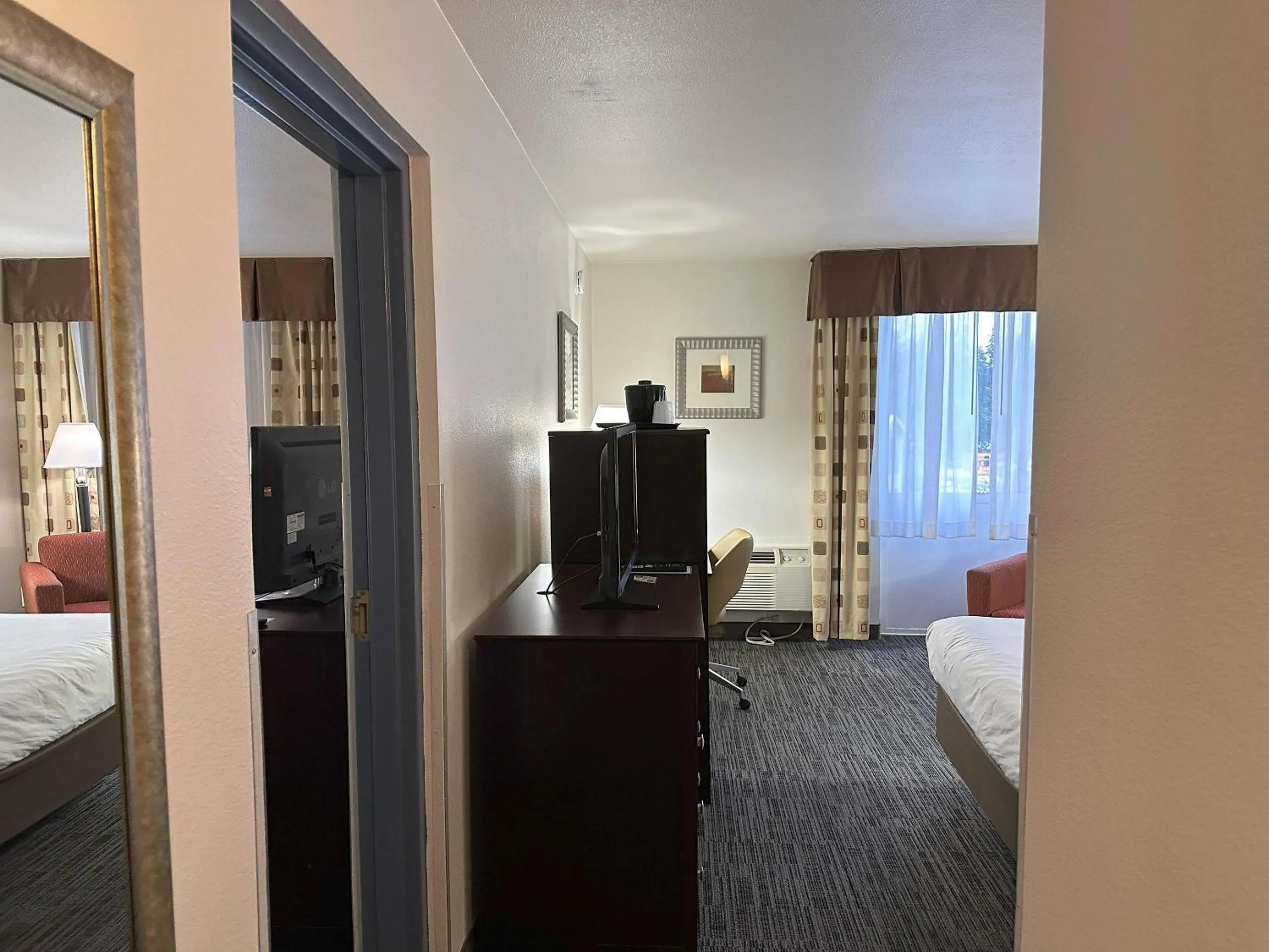 Bedroom, Bed in Quality Inn & Suites Everett