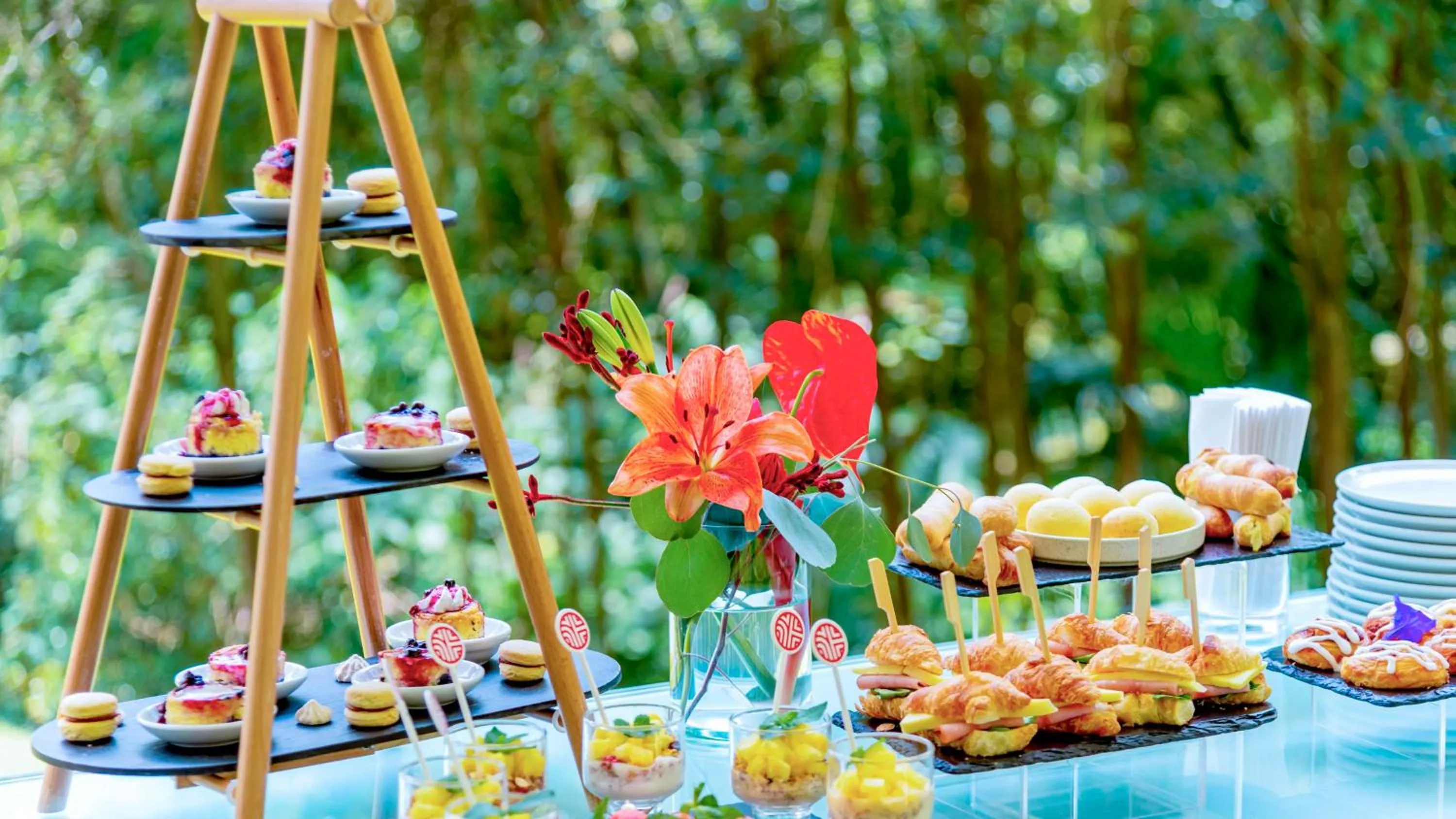 Restaurant/places to eat in NH Collection Medellin Royal