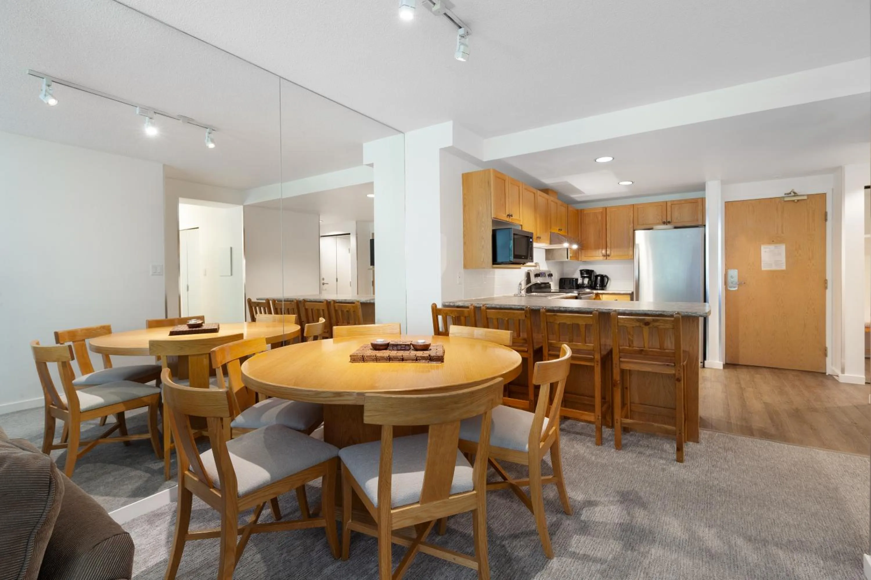 Kitchen or kitchenette in The Woodrun Lodge by Whiski Jack
