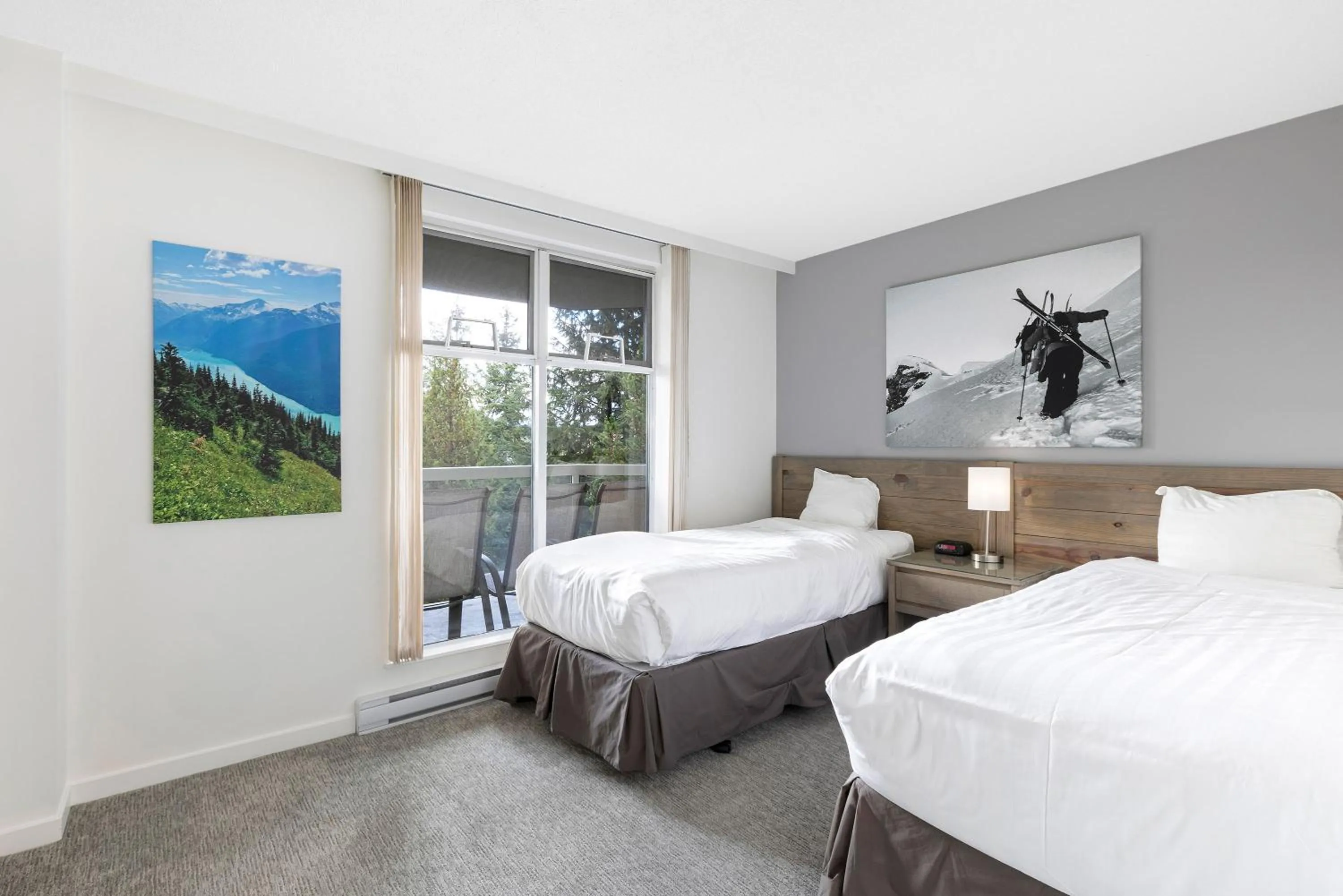 Bedroom, Bed in The Woodrun Lodge by Whiski Jack