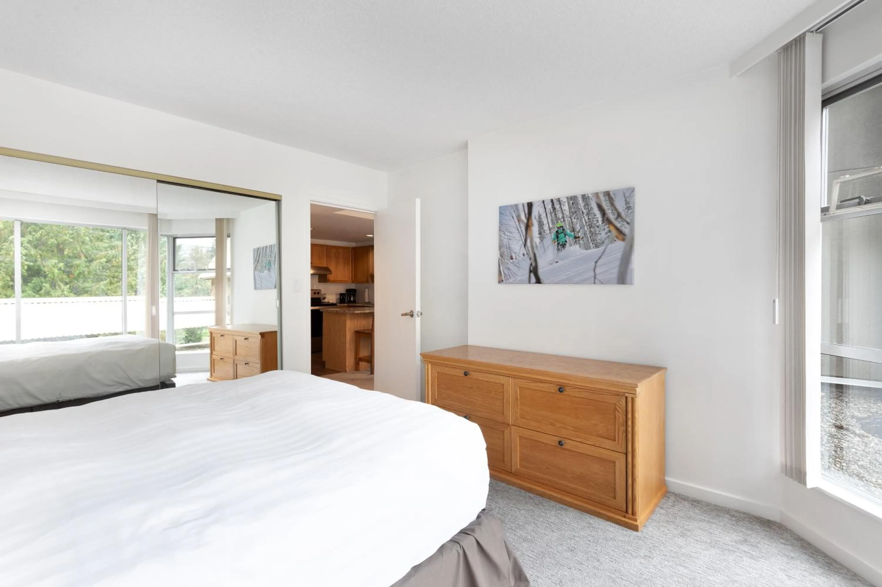 Bedroom, Bed in The Woodrun Lodge by Whiski Jack