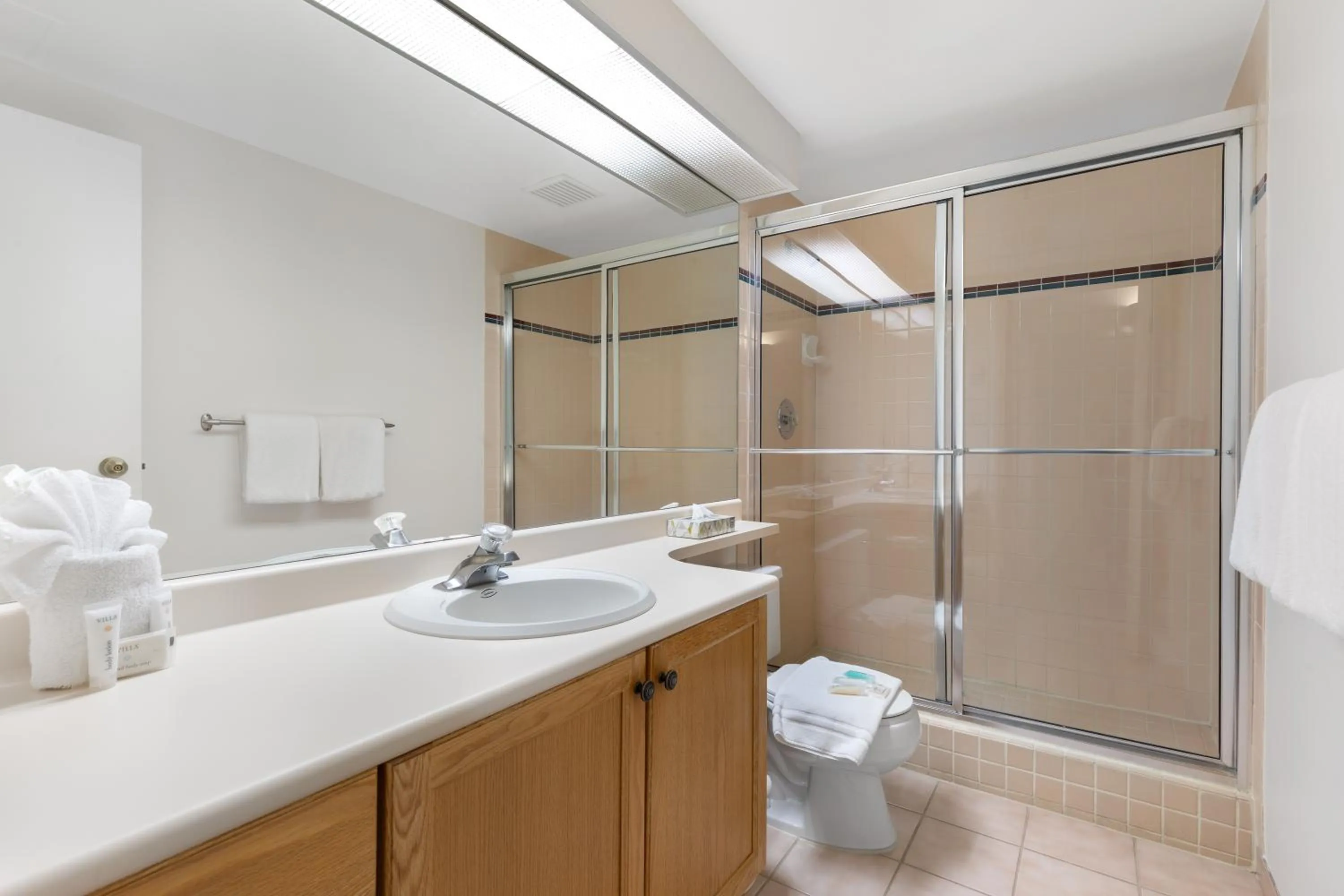 Bathroom in The Woodrun Lodge by Whiski Jack