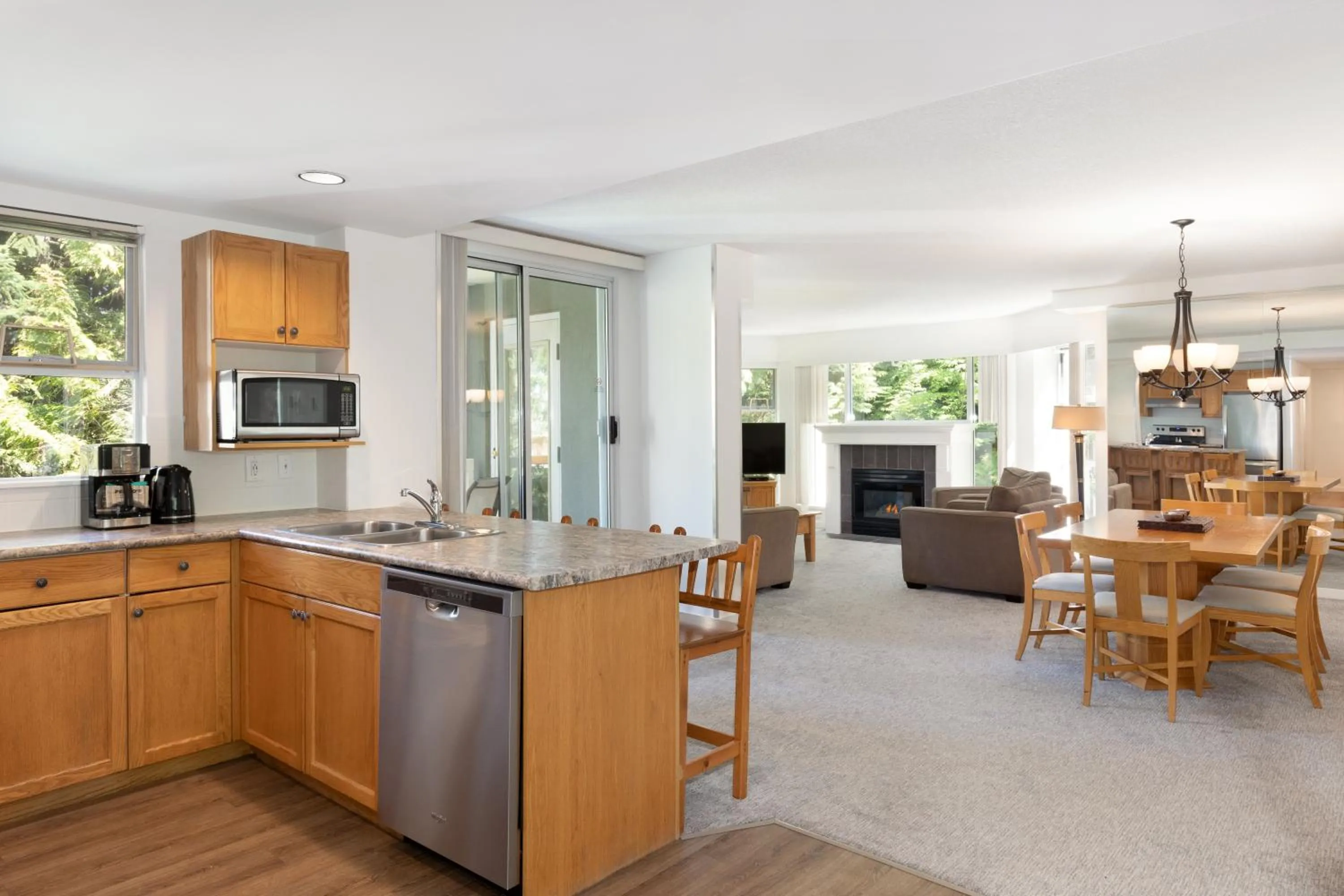 Kitchen or kitchenette in The Woodrun Lodge by Whiski Jack