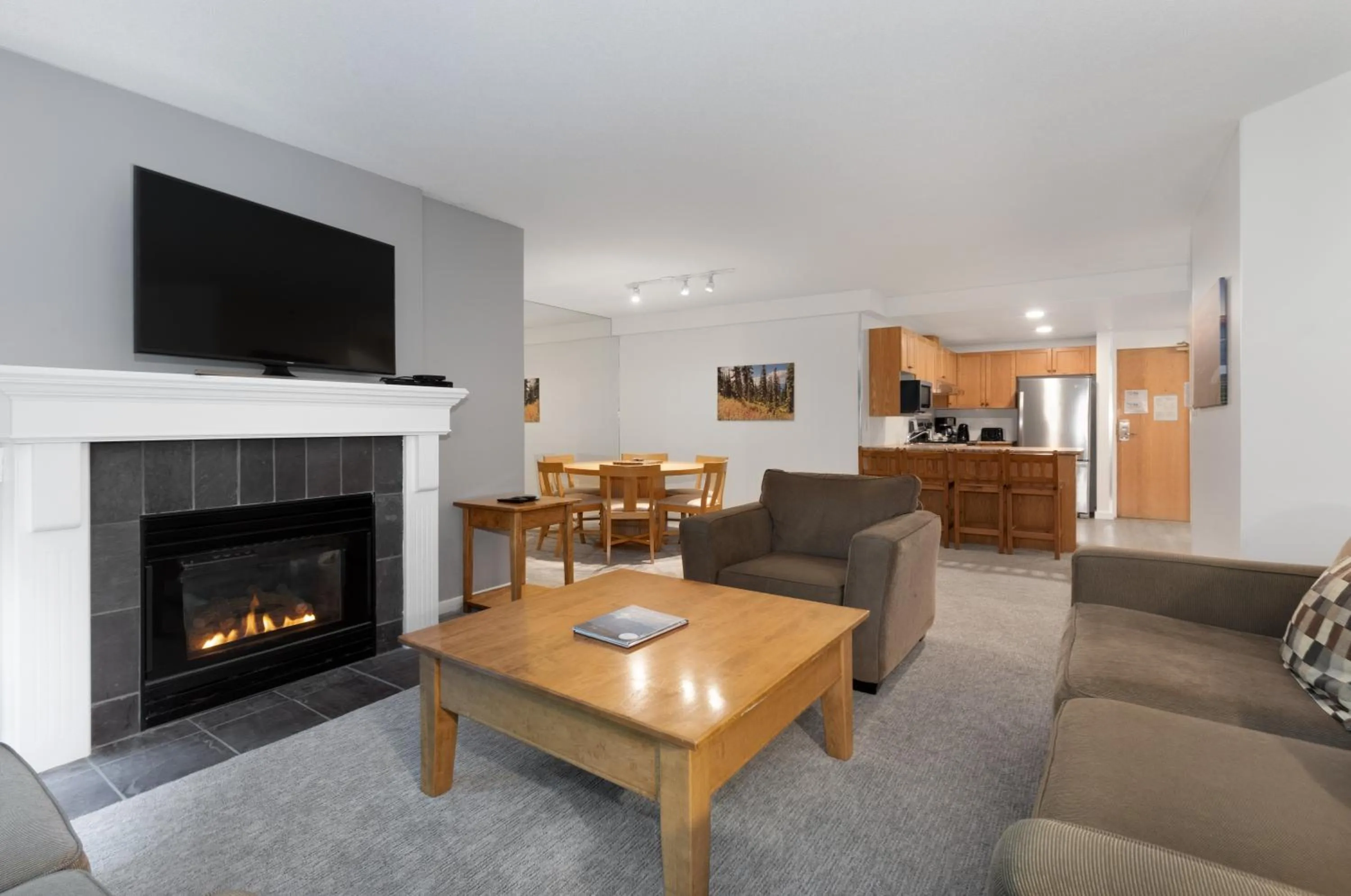 Living room in The Woodrun Lodge by Whiski Jack