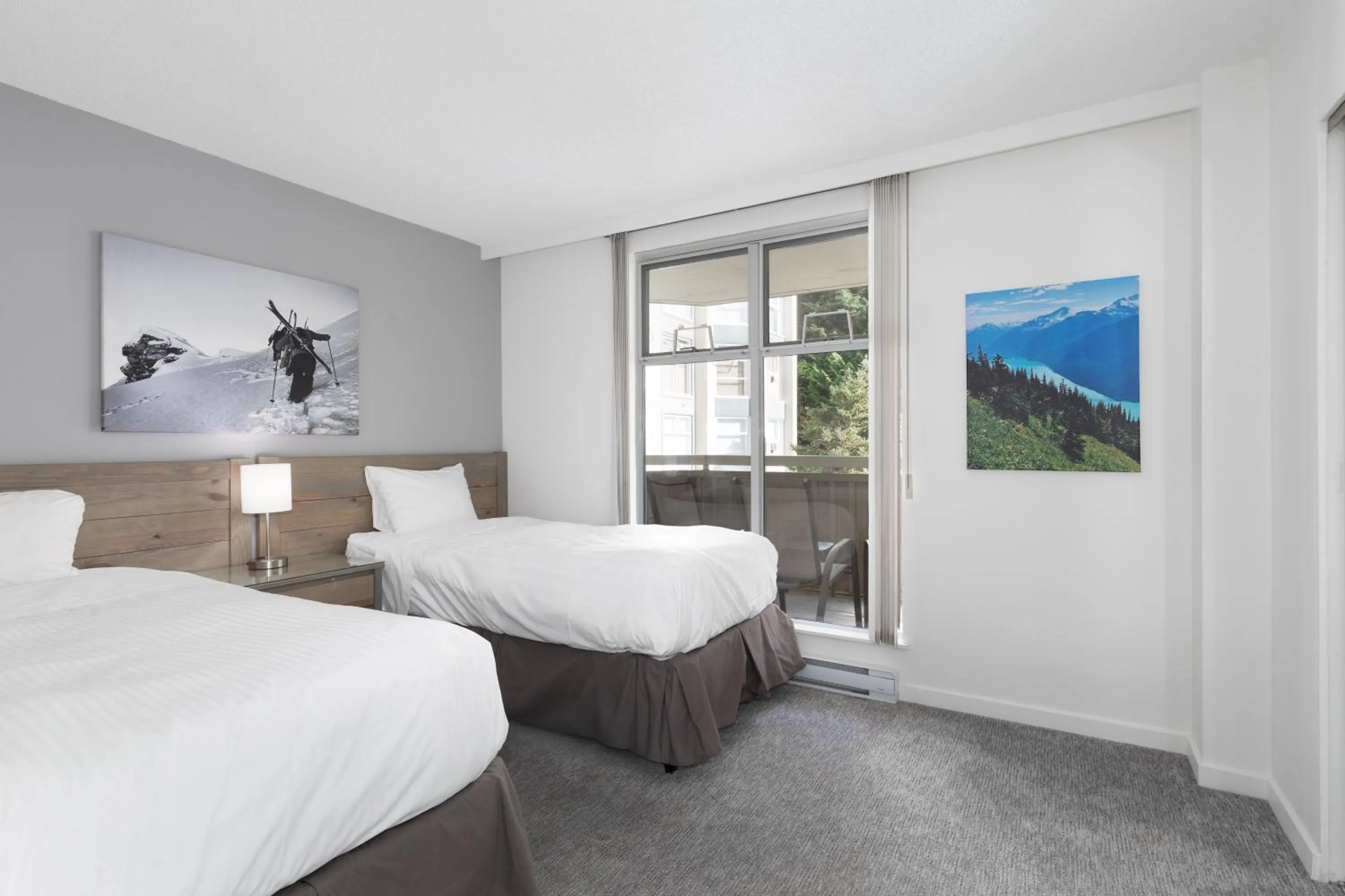 Bedroom, Bed in The Woodrun Lodge by Whiski Jack