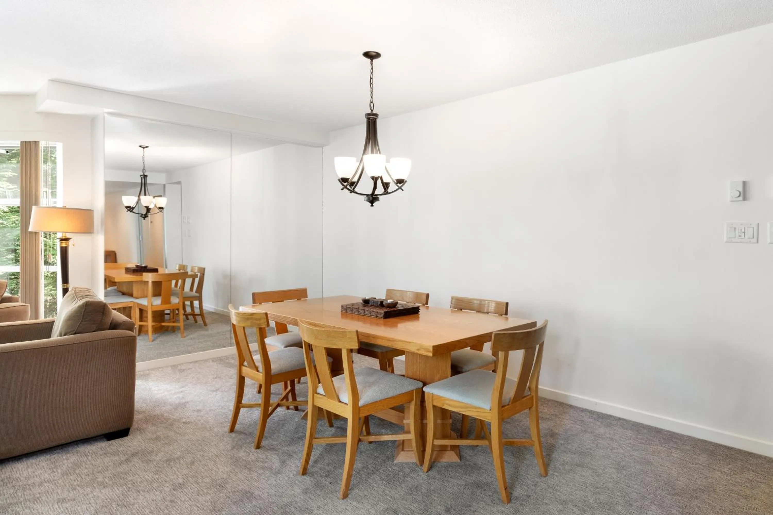 Dining area in The Woodrun Lodge by Whiski Jack
