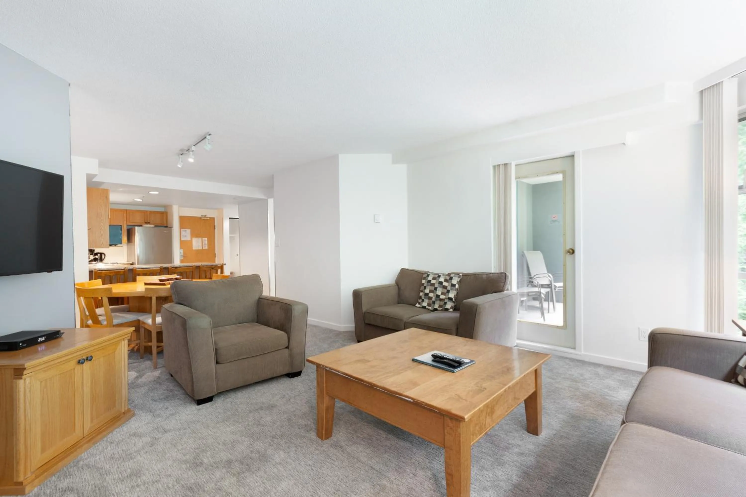 Living room in The Woodrun Lodge by Whiski Jack