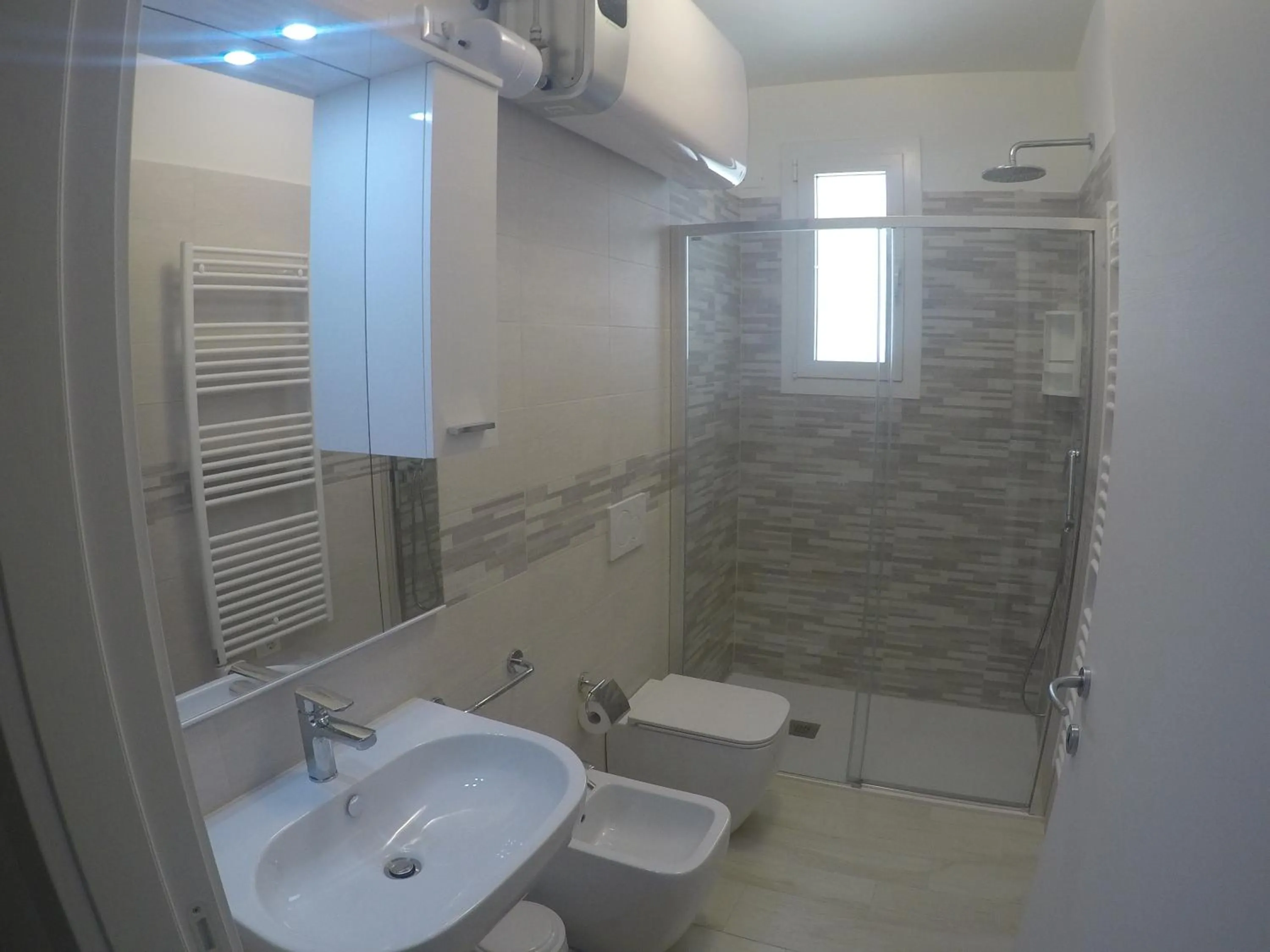 Shower in Mare Incanto - Agenzia Cocal