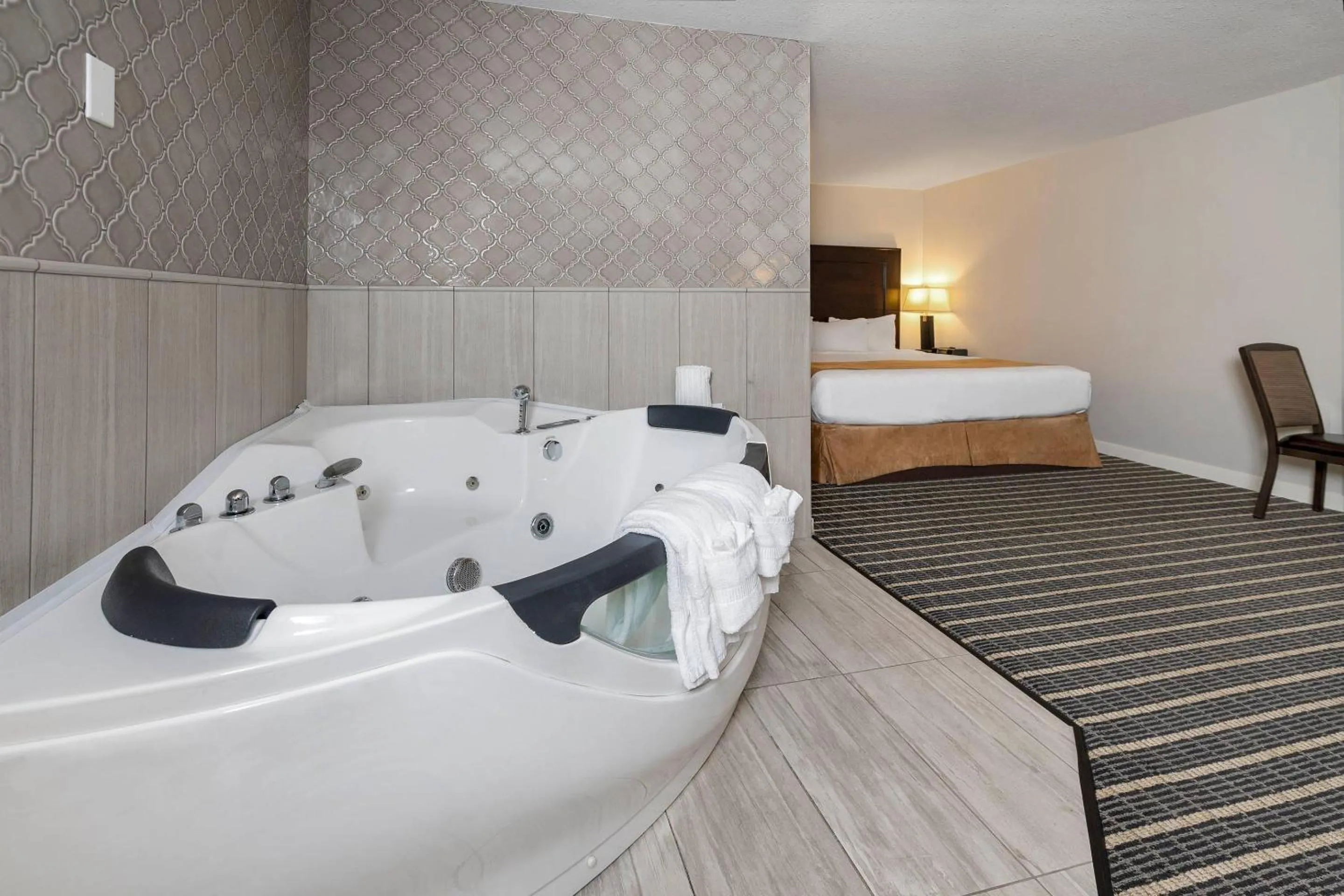 Bedroom, Bed in Clarion Pointe