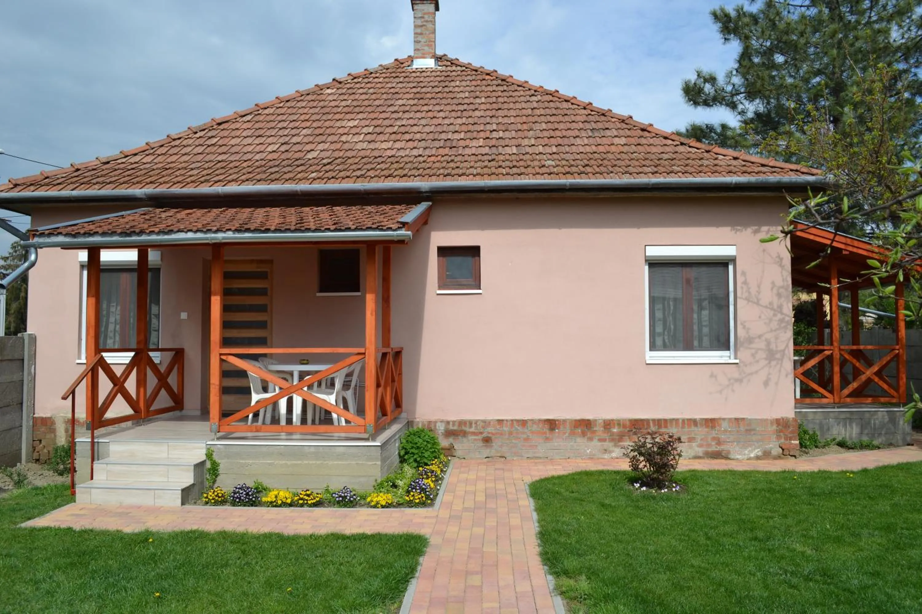 Liliom Apartman