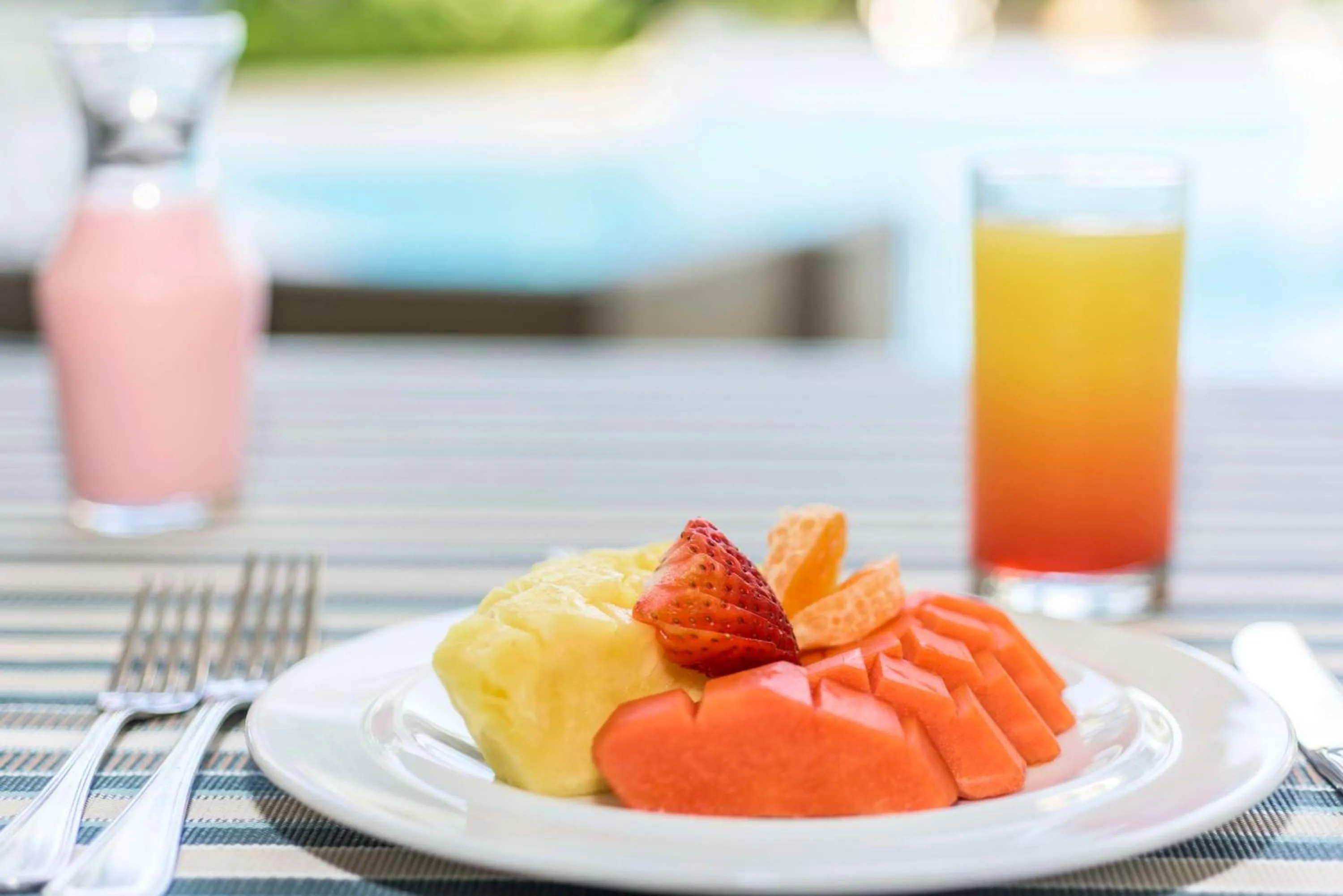 Food and drinks in NH Cali Royal