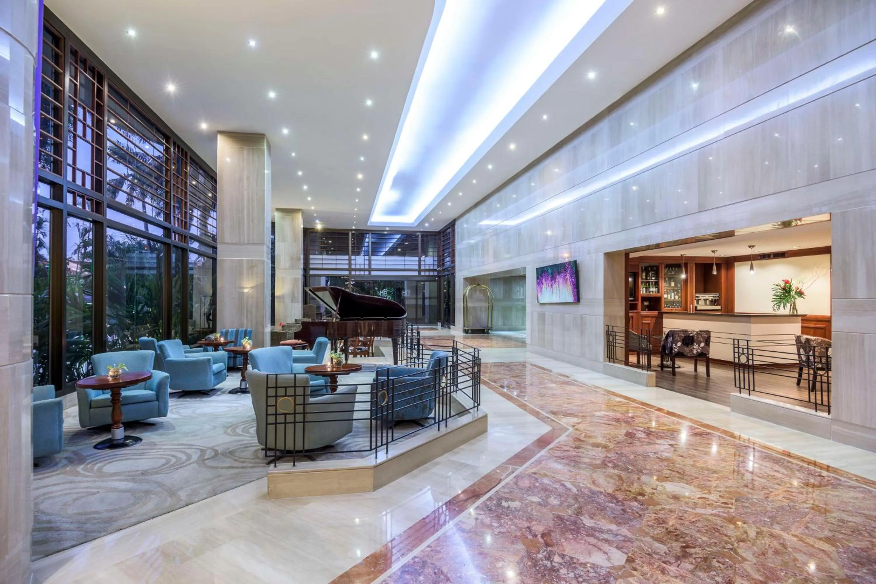 Lobby or reception in NH Cali Royal