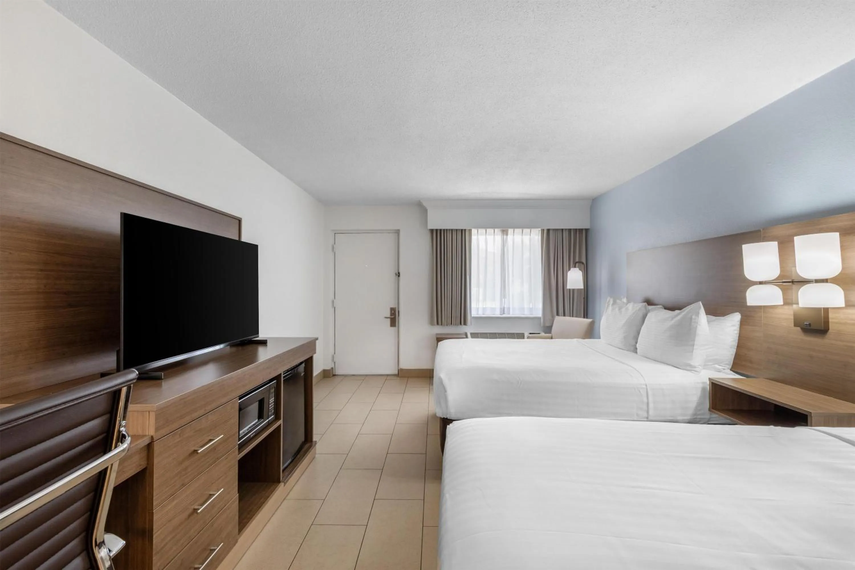 Bedroom, Bed in Best Western Palm Beach Lakes