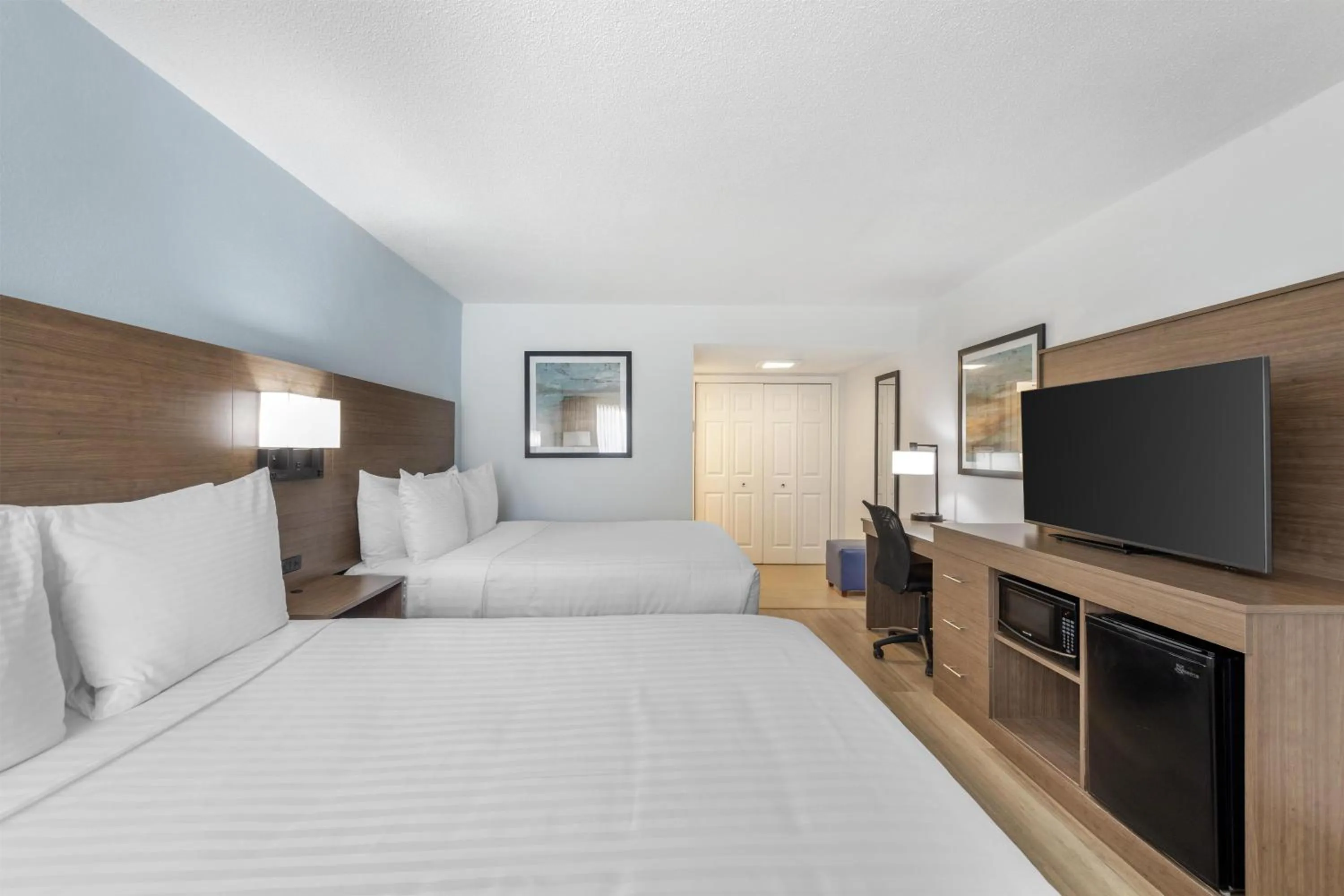 Bedroom, Bed in Best Western Palm Beach Lakes