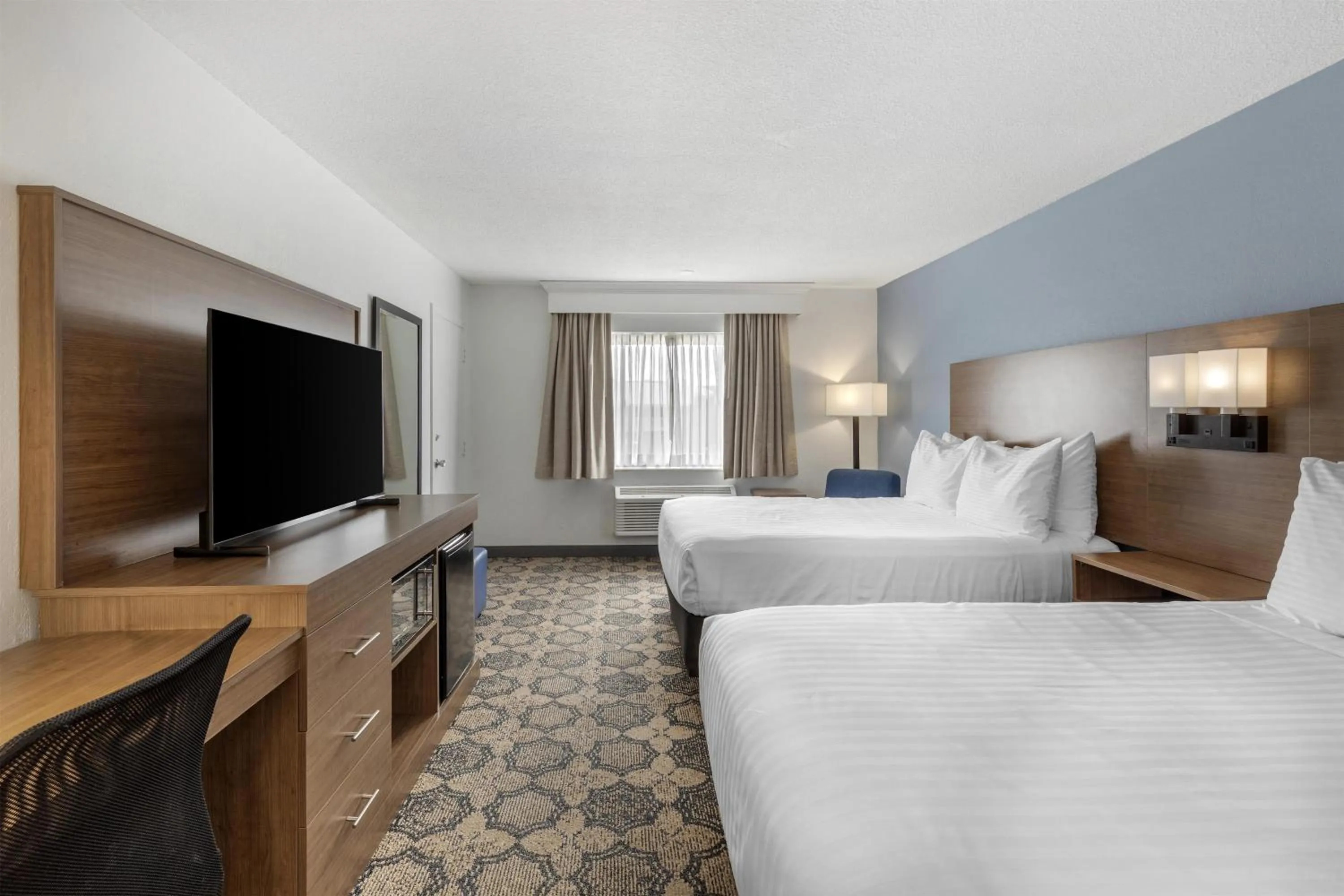 Bedroom, Bed in Best Western Palm Beach Lakes