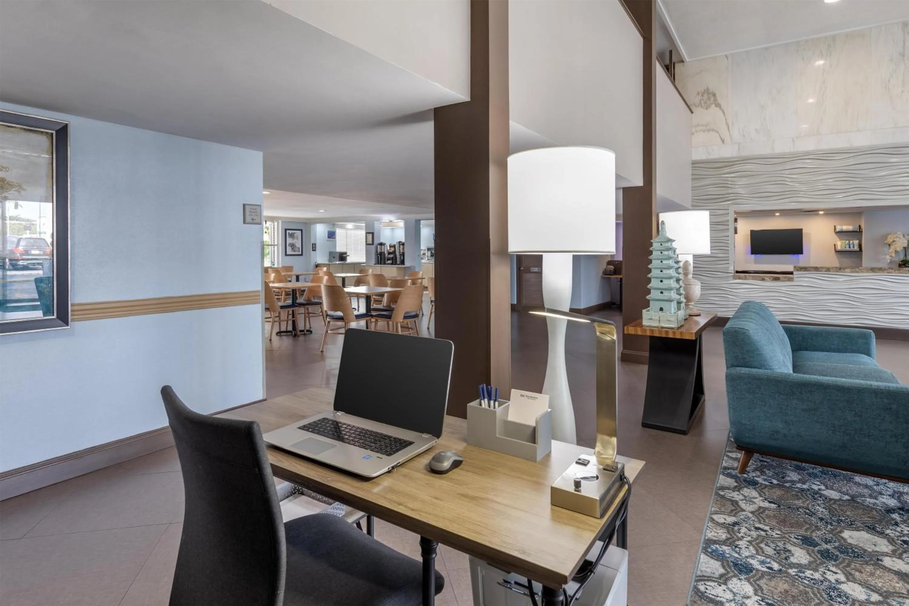 Business facilities in Best Western Palm Beach Lakes