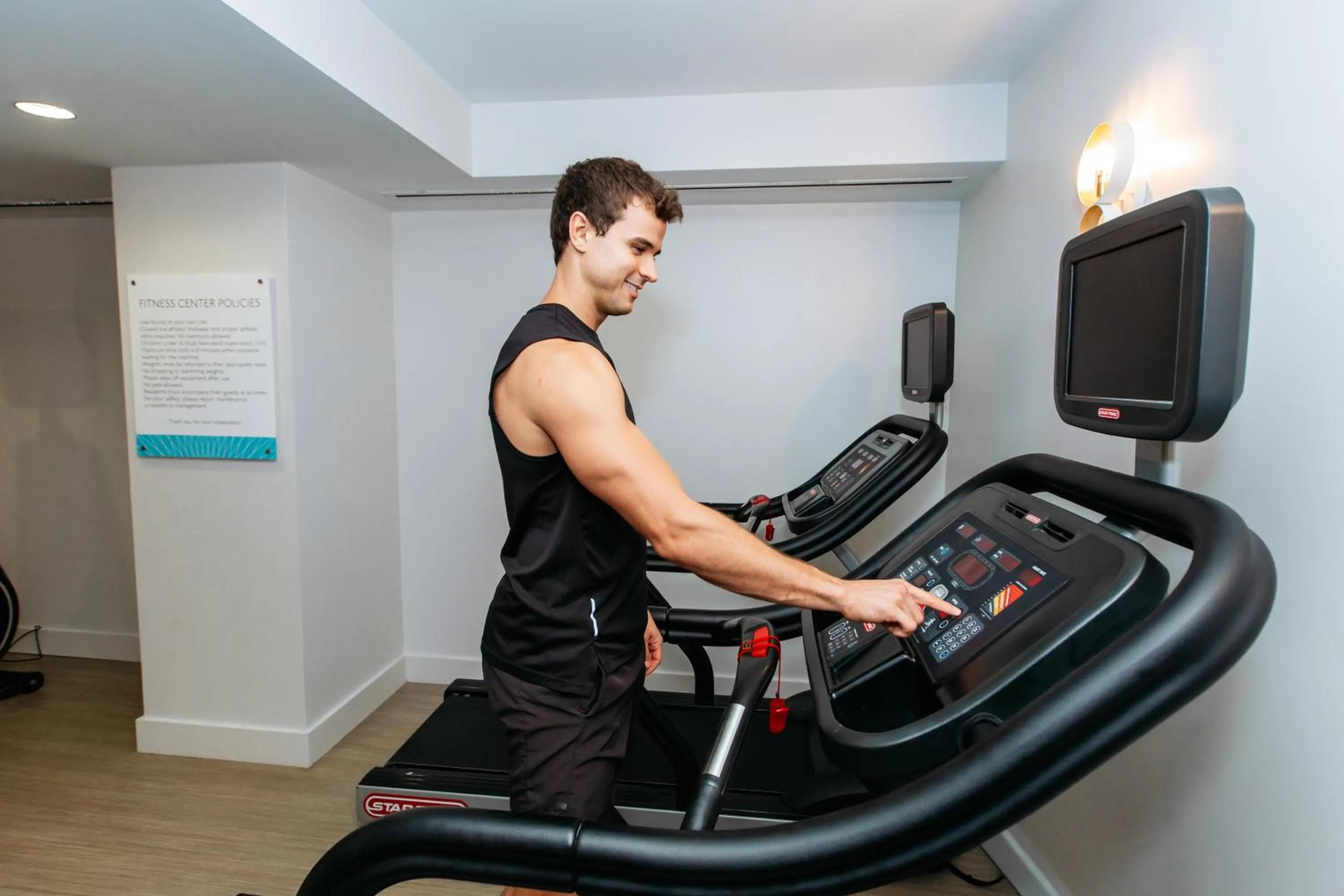 Fitness centre/facilities in Tideline Palm Beach Ocean Resort and Spa