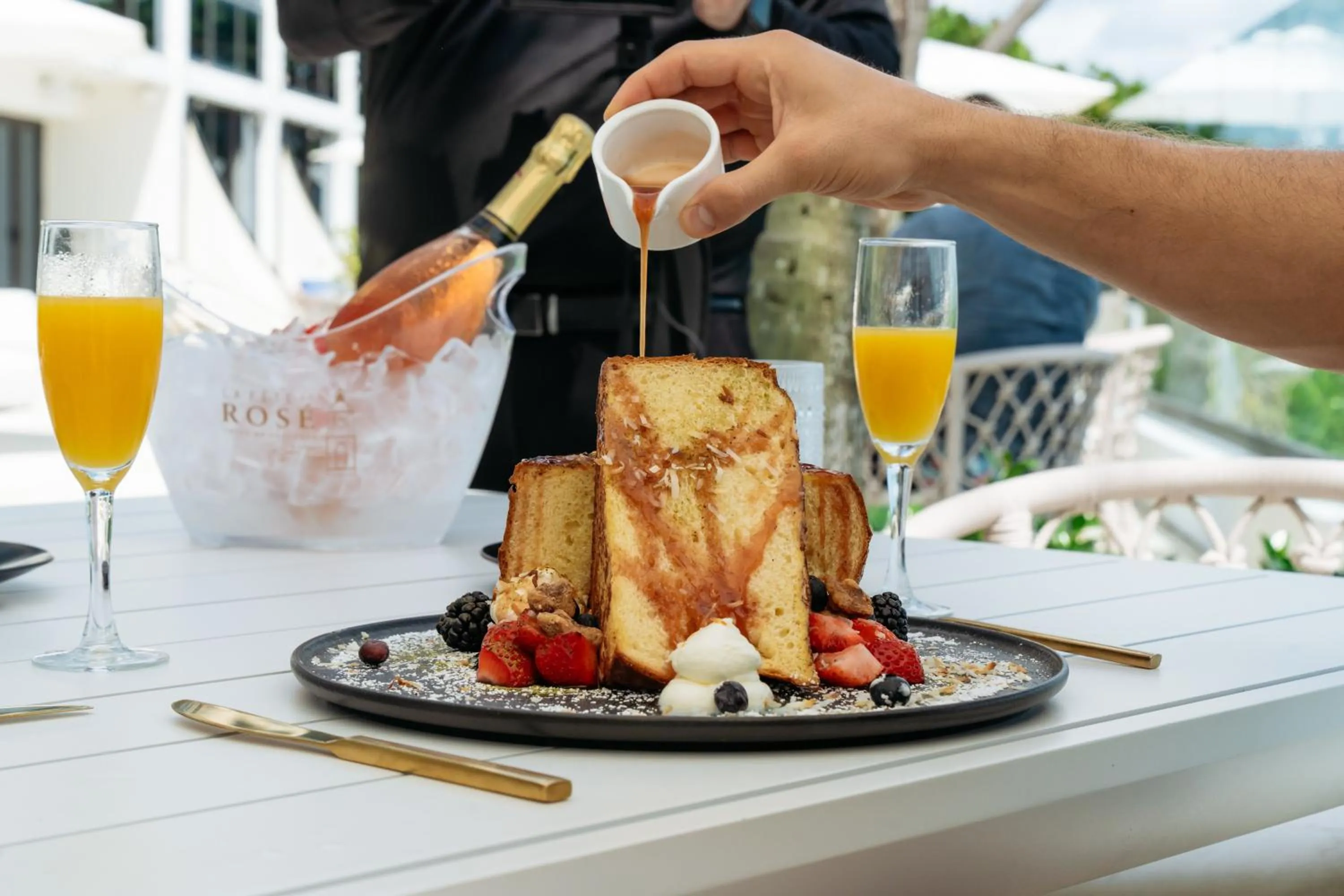 Food and drinks in Tideline Palm Beach Ocean Resort and Spa