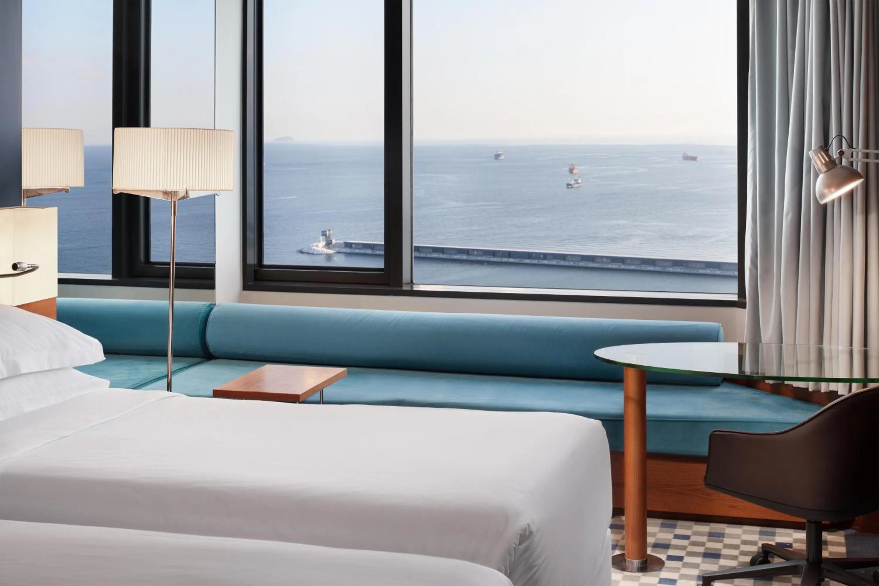 Photo of the whole room, Bed in Sheraton Istanbul Atakoy Hotel