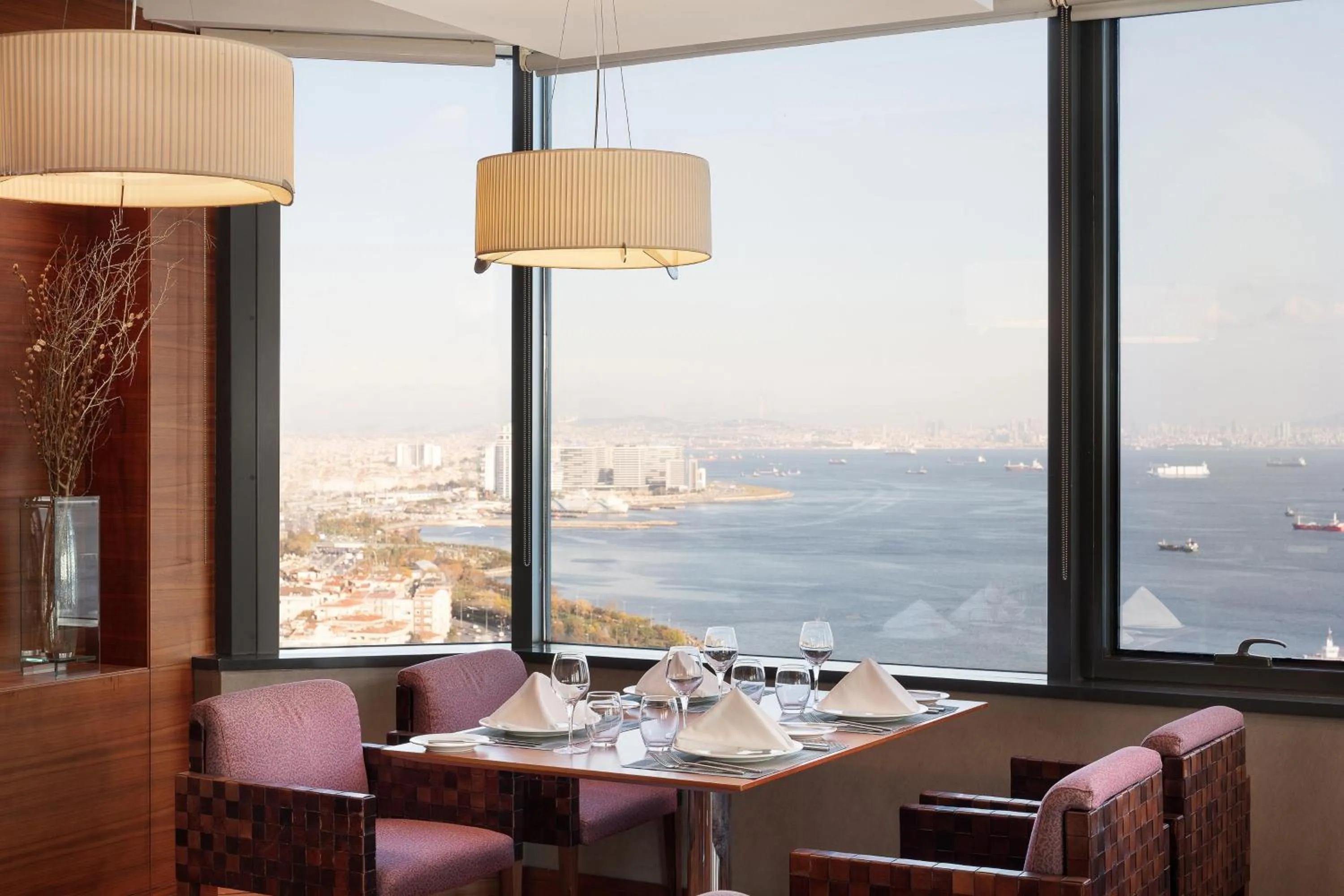 Lounge or bar in Sheraton Istanbul Atakoy Hotel