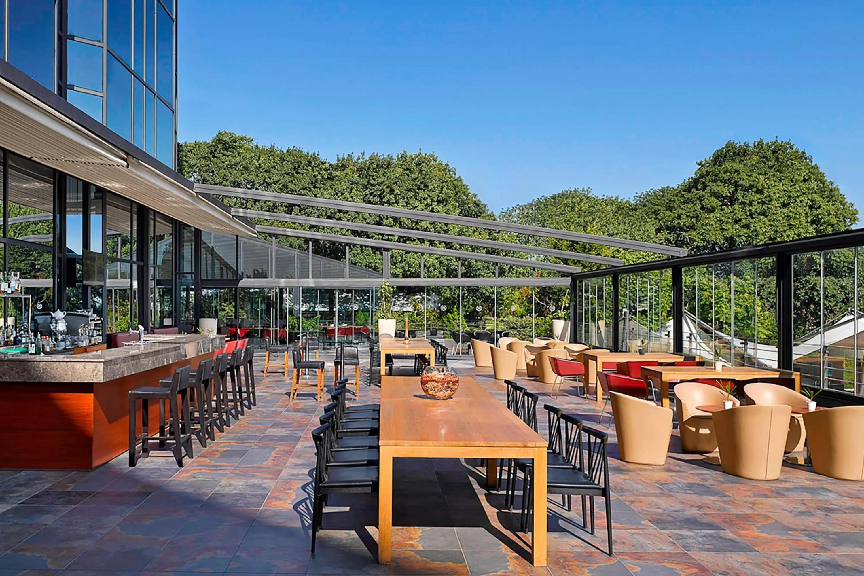 Lounge or bar in Sheraton Istanbul Atakoy Hotel