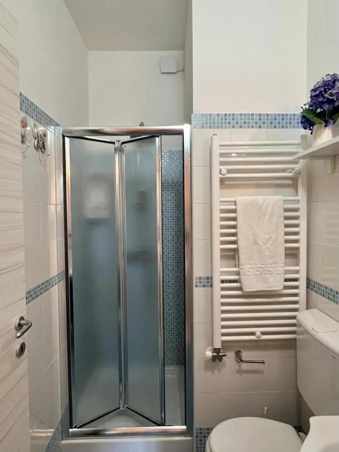 Shower in B&B Il Girasole