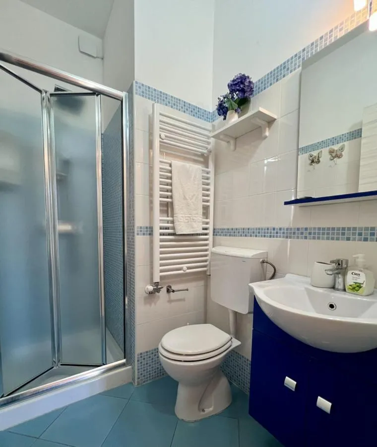Shower in B&B Il Girasole