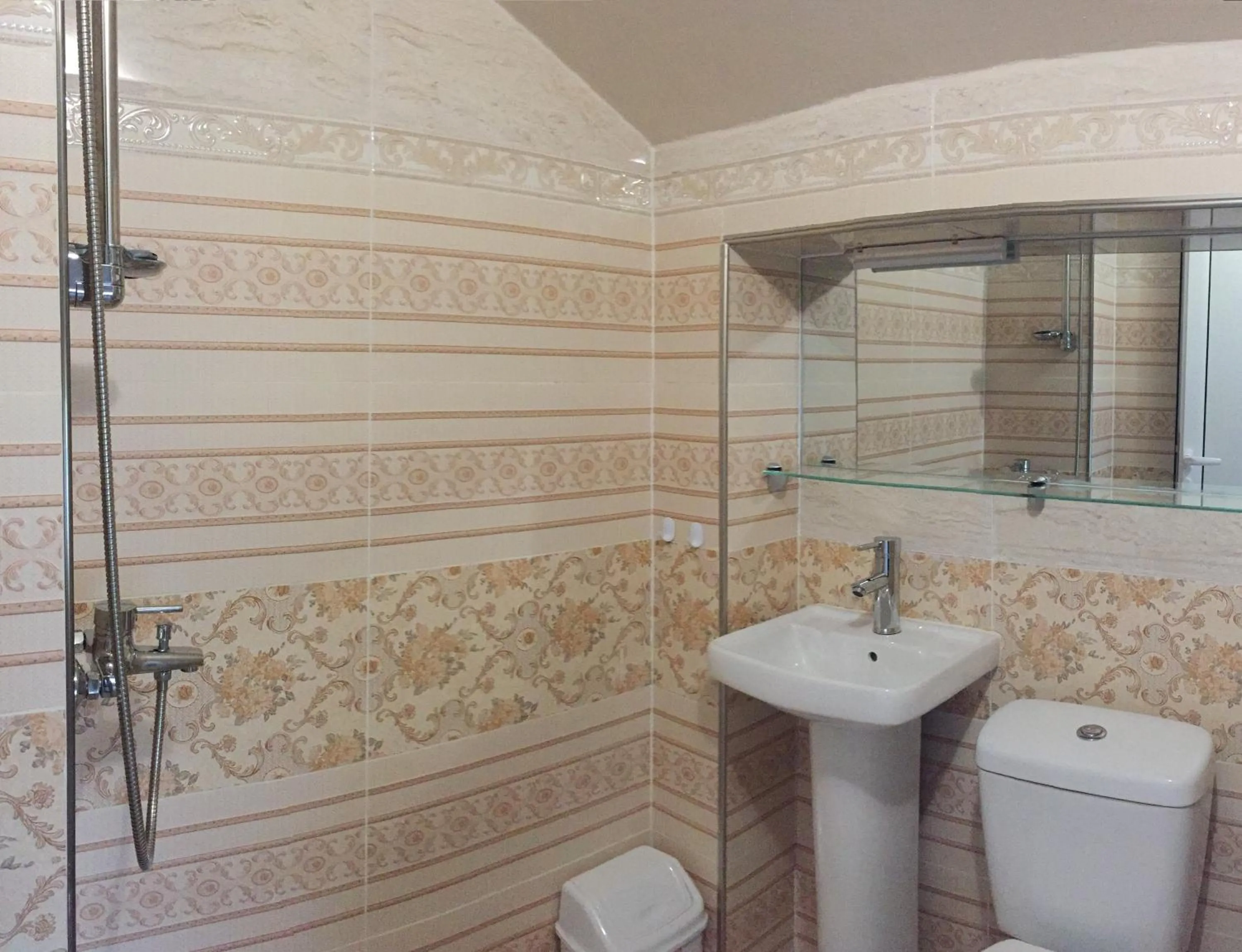 Shower in Guest House Angelkovi
