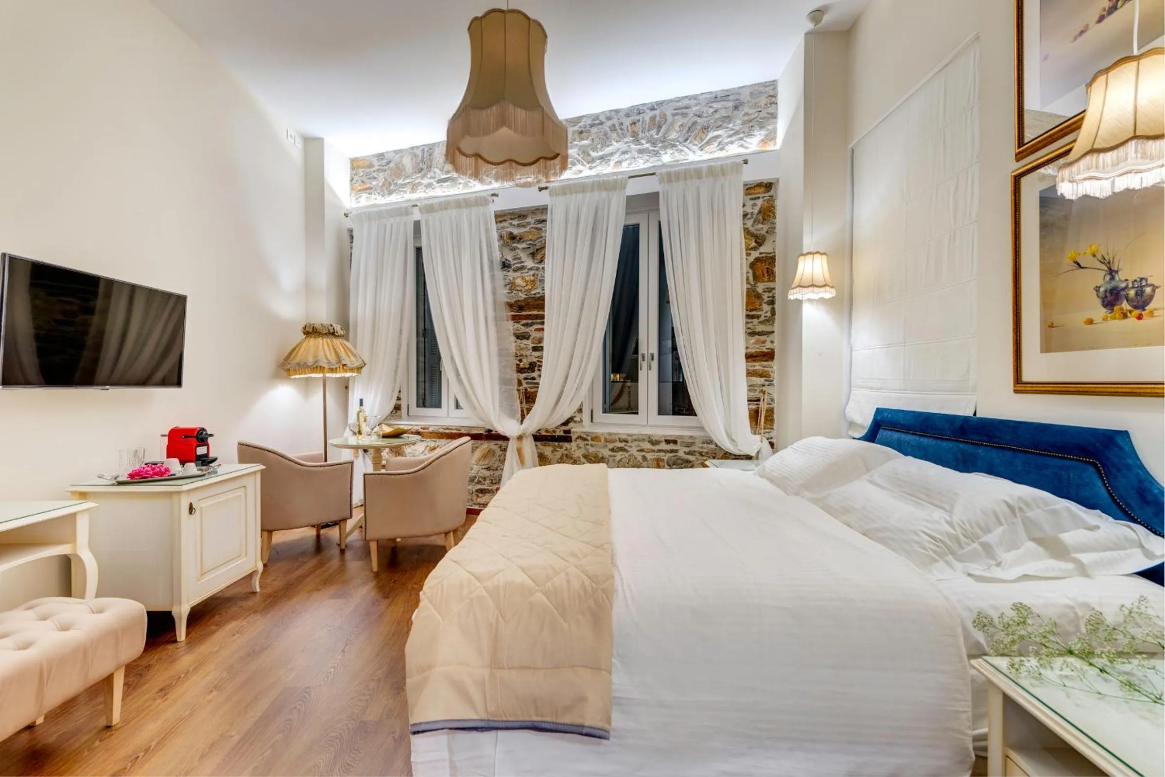 Photo of the whole room, Bed in 1844 Suites Syros