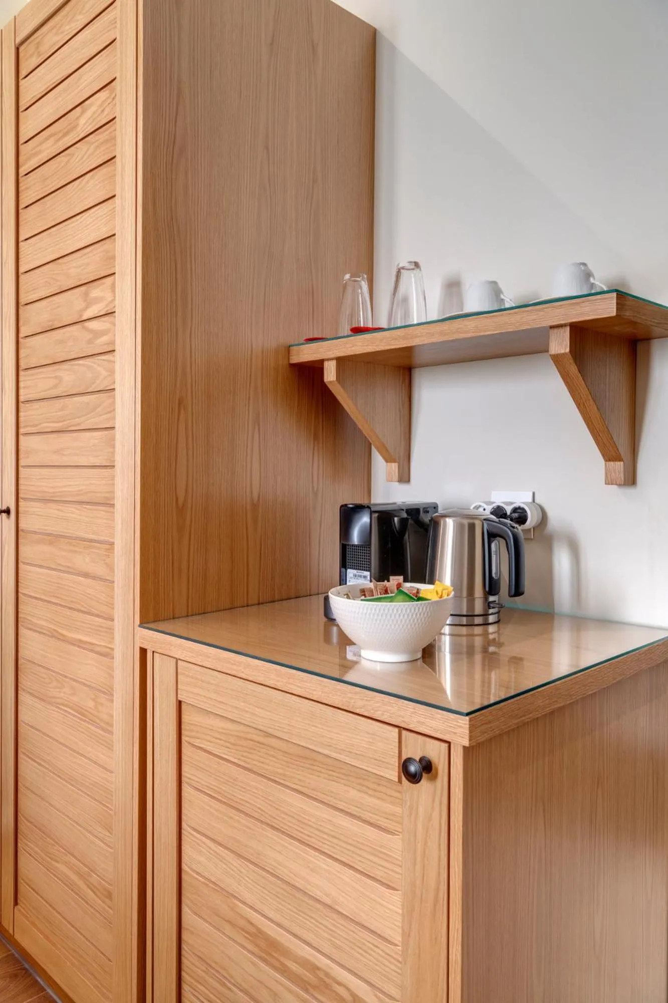 Coffee/tea facilities in 1844 Suites Syros