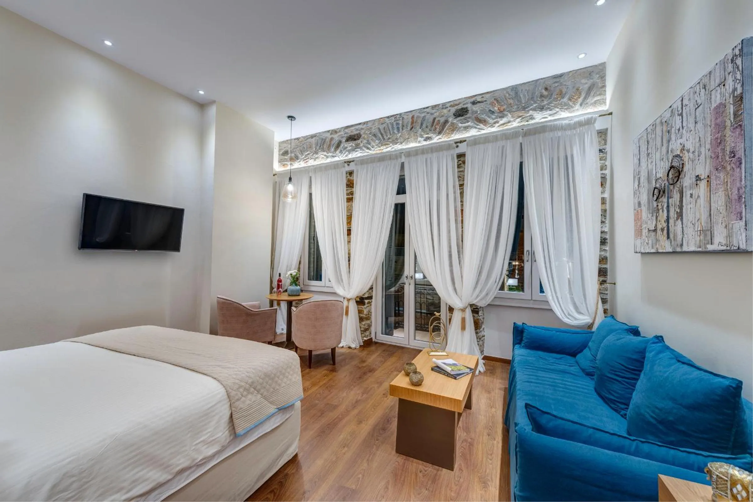 TV and multimedia, Bed in 1844 Suites Syros