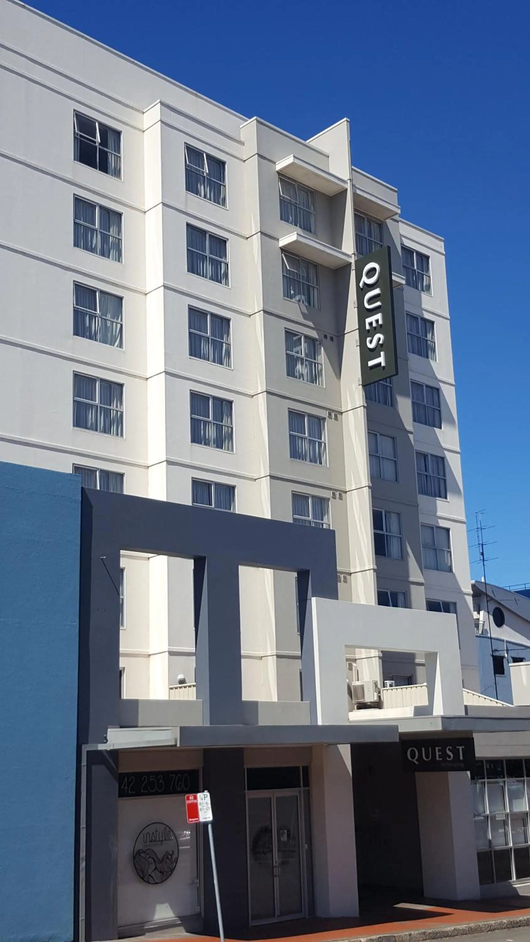 Facade/entrance in Quest Wollongong