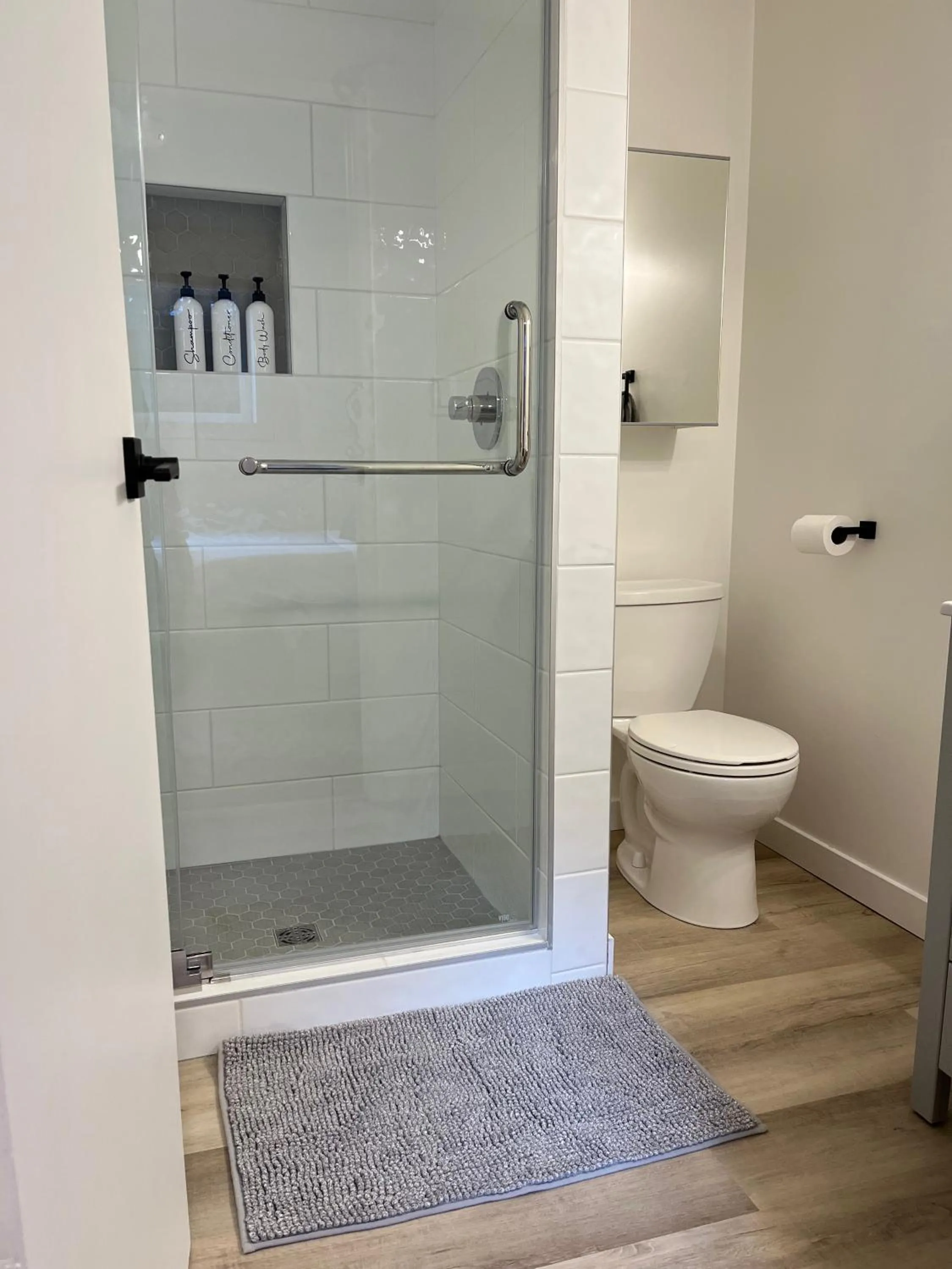 Bathroom in Mountain View Bed & Breakfast