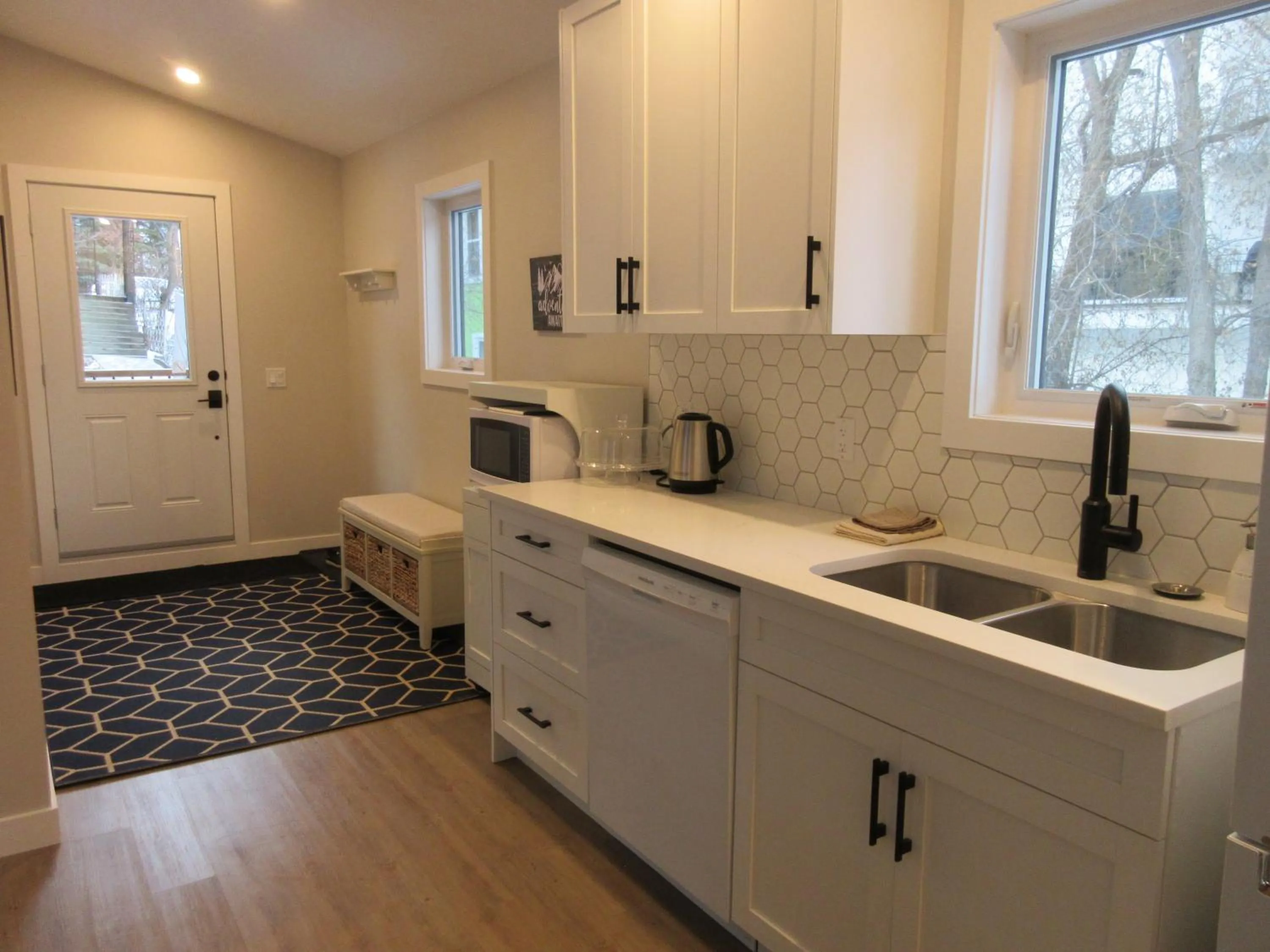 Communal kitchen in Mountain View Bed & Breakfast