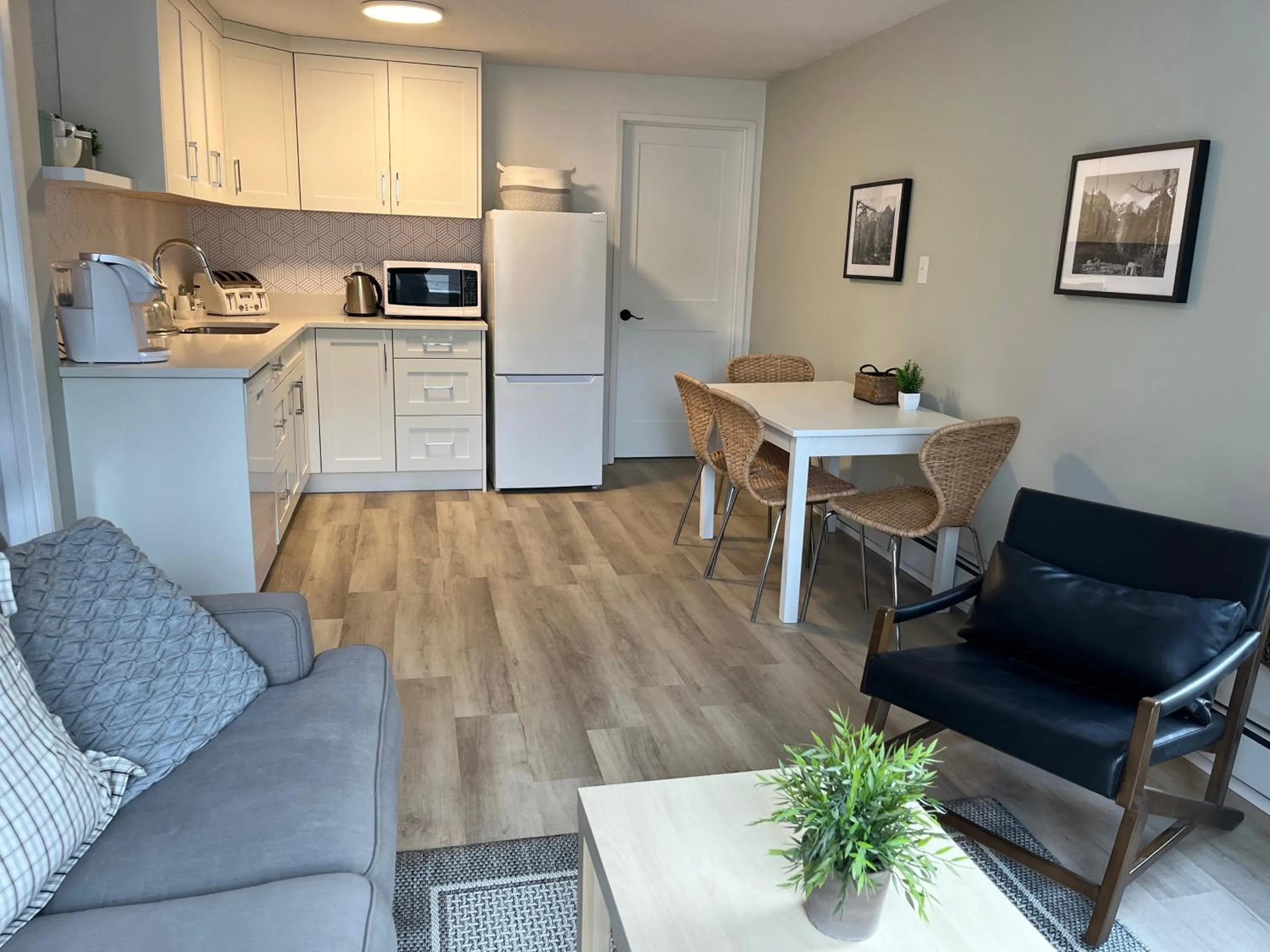 Communal lounge/ TV room in Mountain View Bed & Breakfast