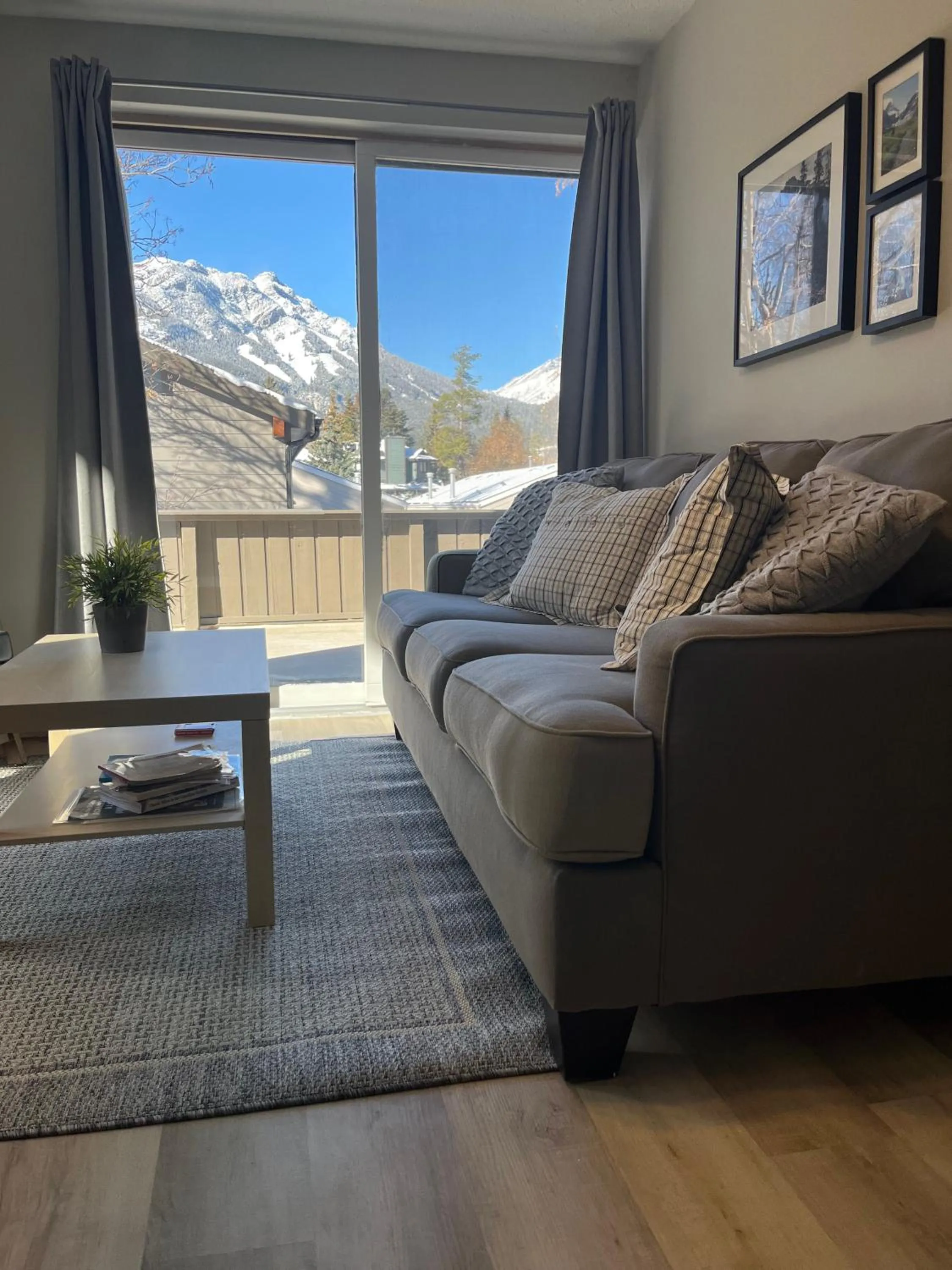 Communal lounge/ TV room in Mountain View Bed & Breakfast