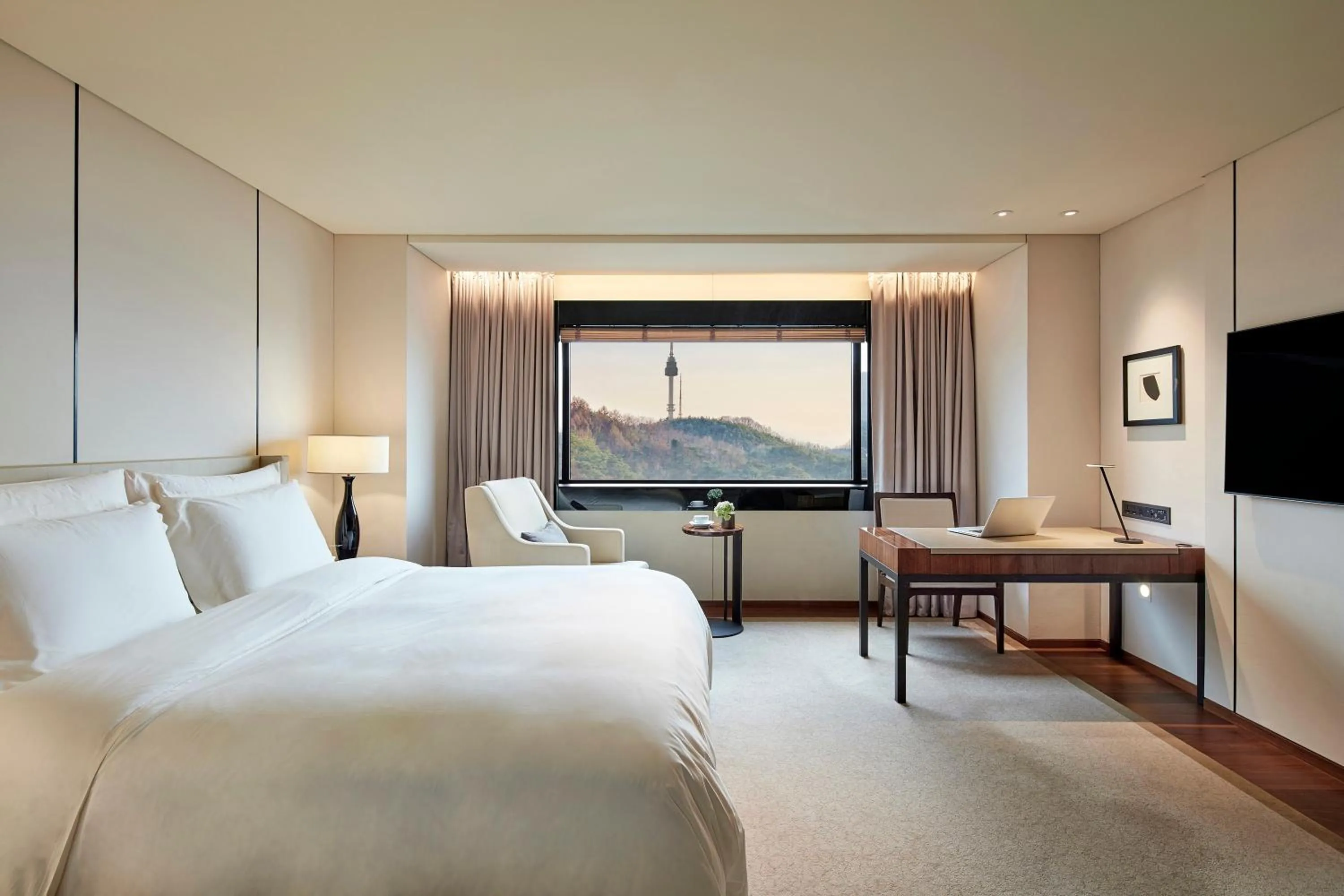 Bed in The Shilla Seoul