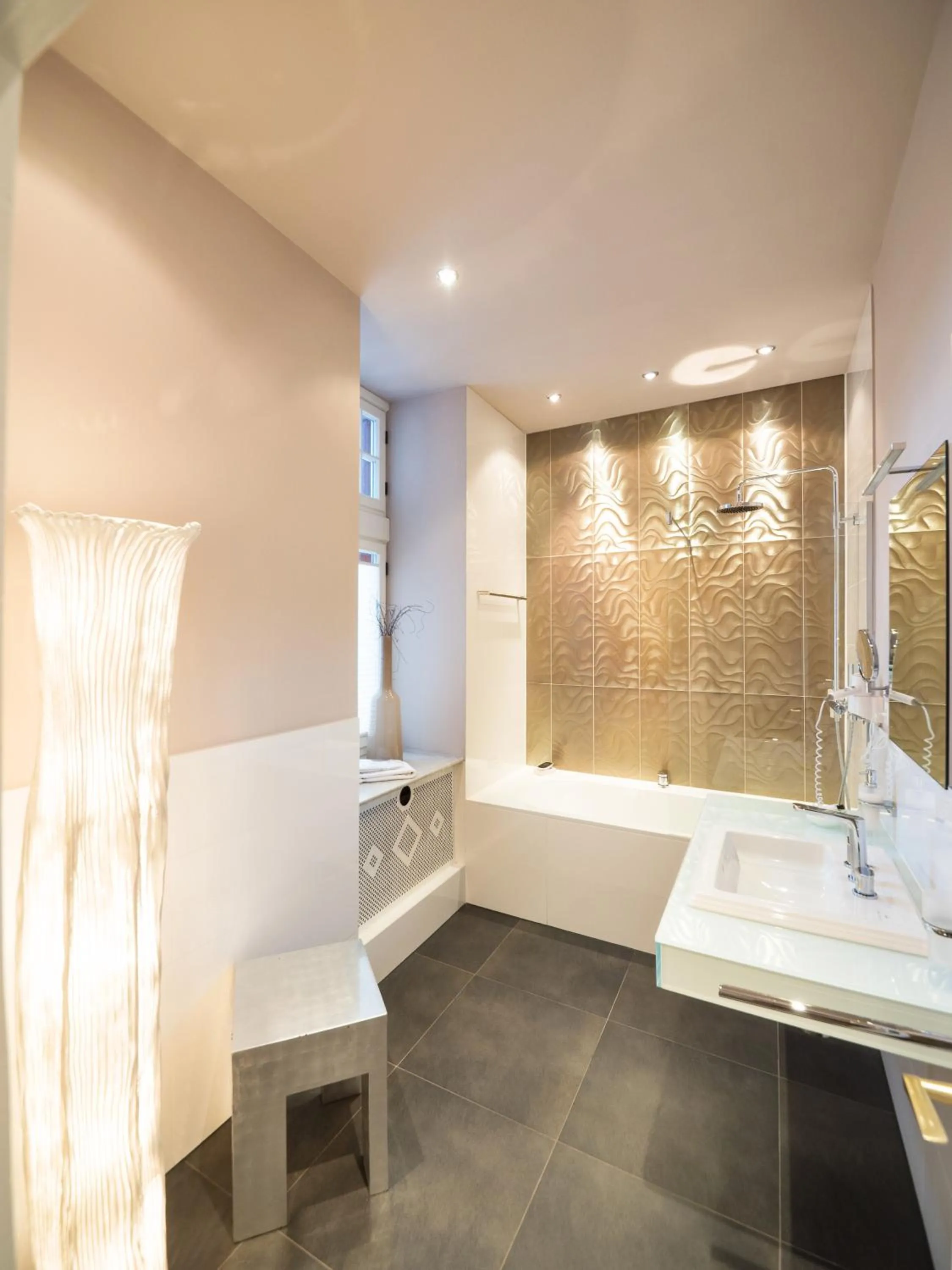 Bathroom in Gästehaus Schloss Saareck