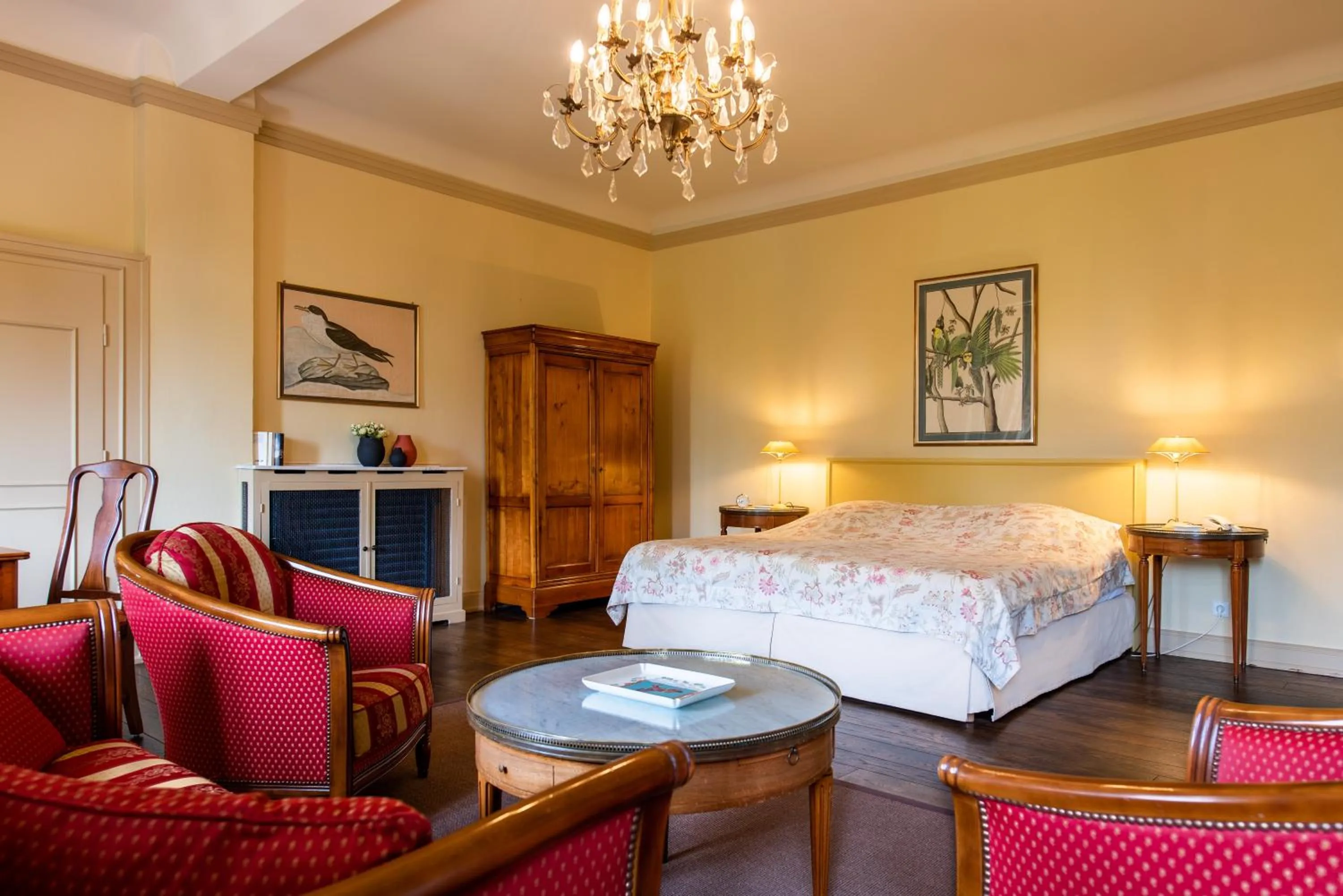 Bedroom, Bed in Gästehaus Schloss Saareck