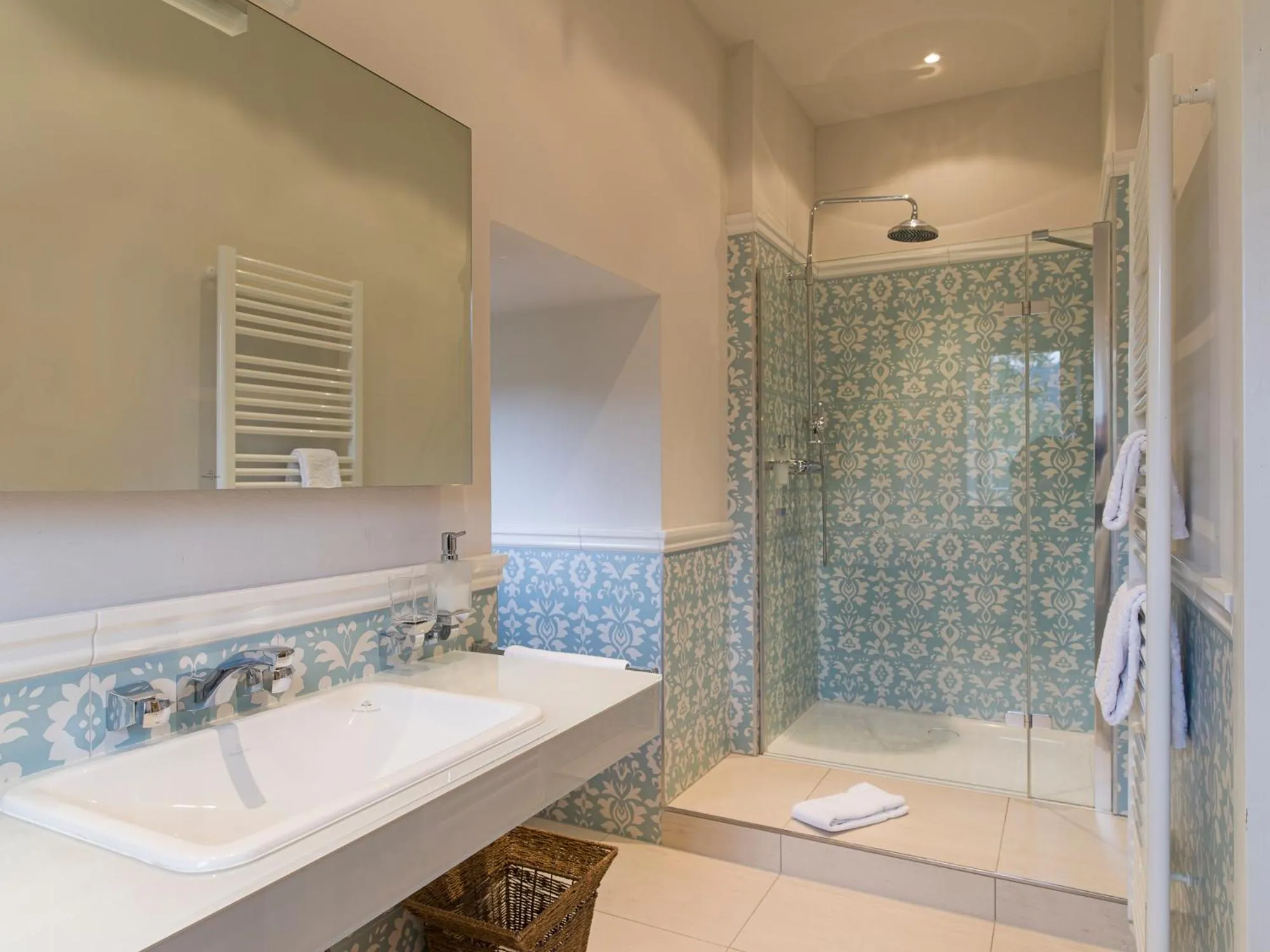 Bathroom in Gästehaus Schloss Saareck