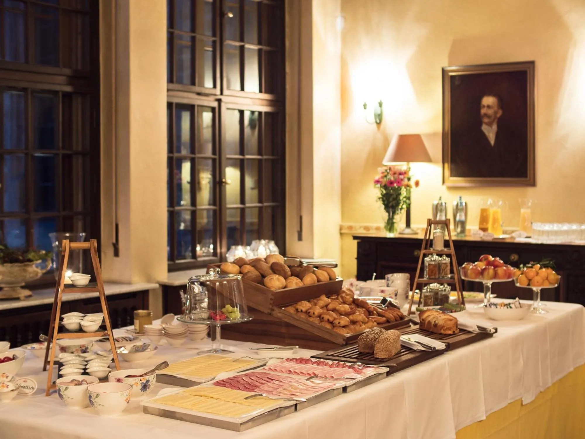 Buffet breakfast in Gästehaus Schloss Saareck
