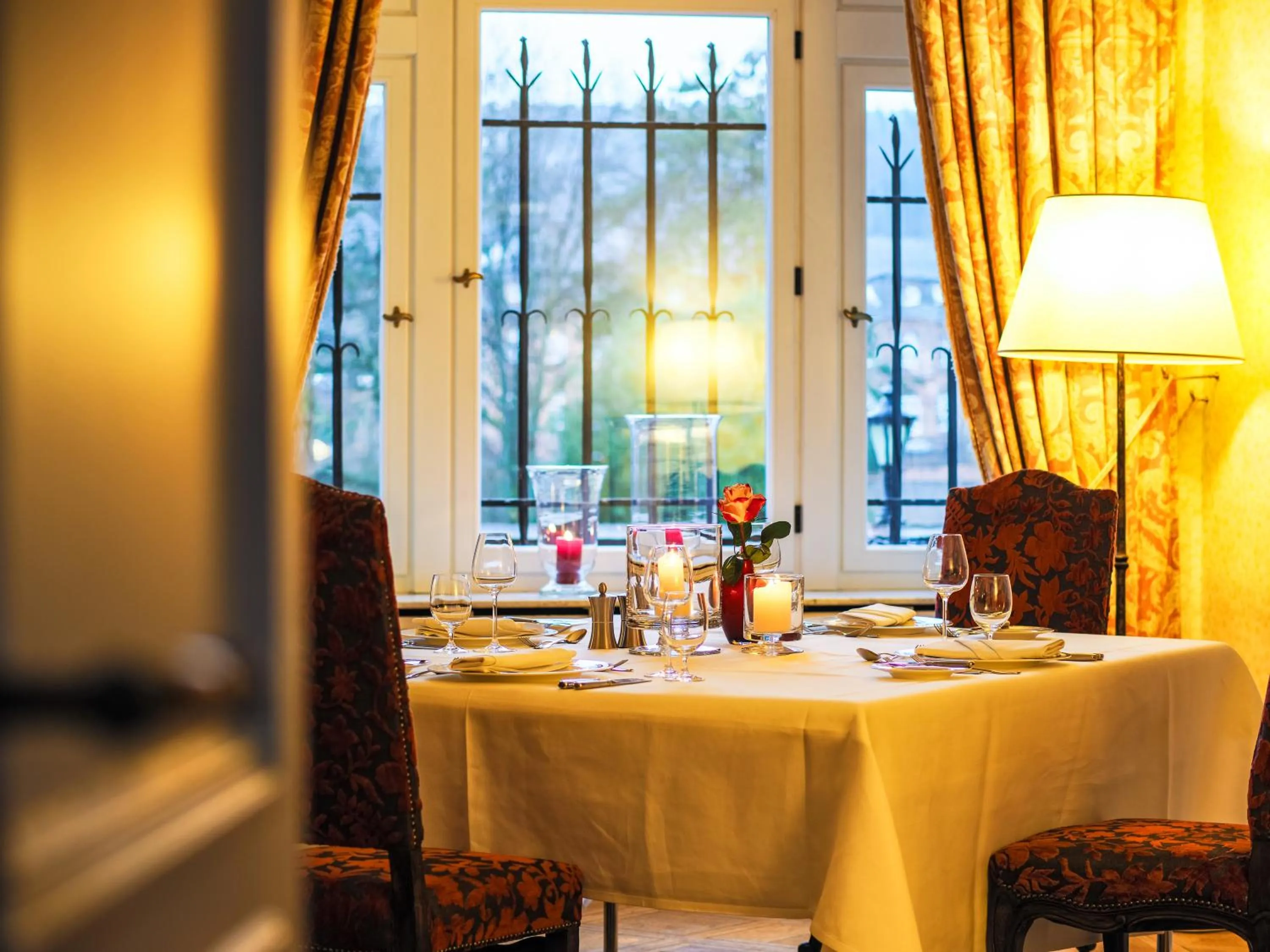 Restaurant/places to eat in Gästehaus Schloss Saareck