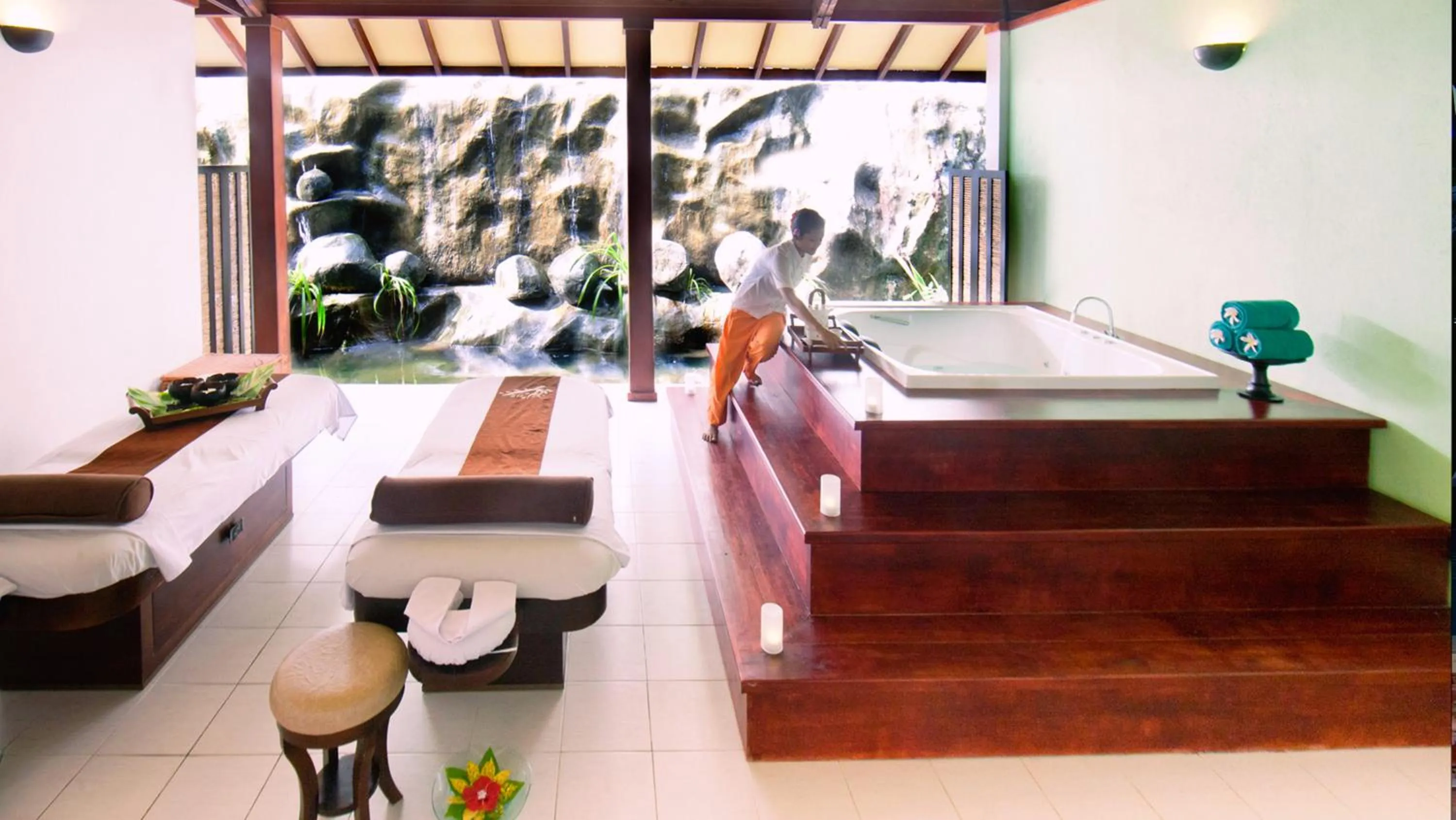 Public Bath in Adaaran Prestige Water Villas - with Dine around Premium All inclusive - 24 hours